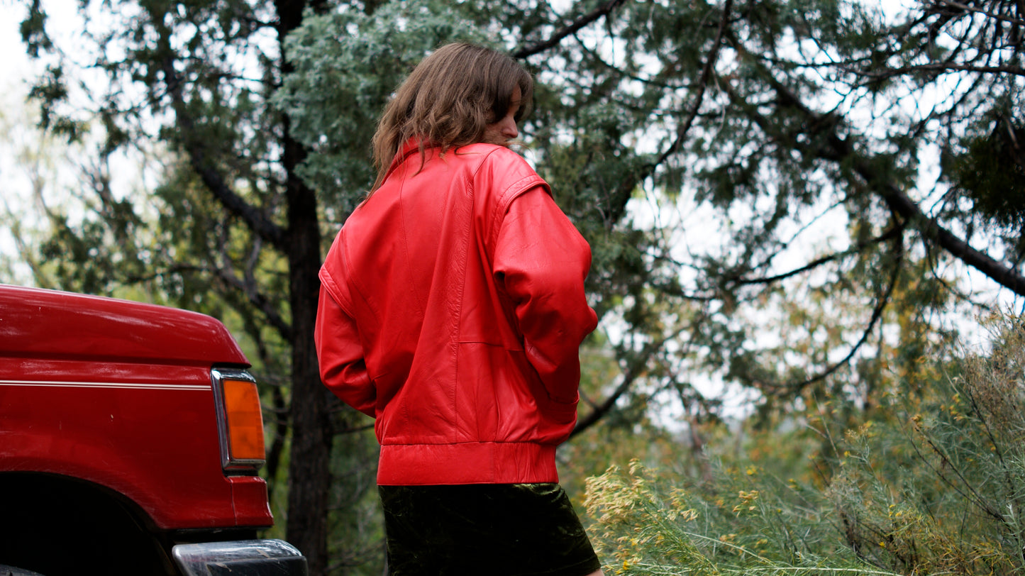 80'S VINTAGE OVERLAND SHEEPSKIN CO. RED LEATHER JACKET // SIZE MEDIUM