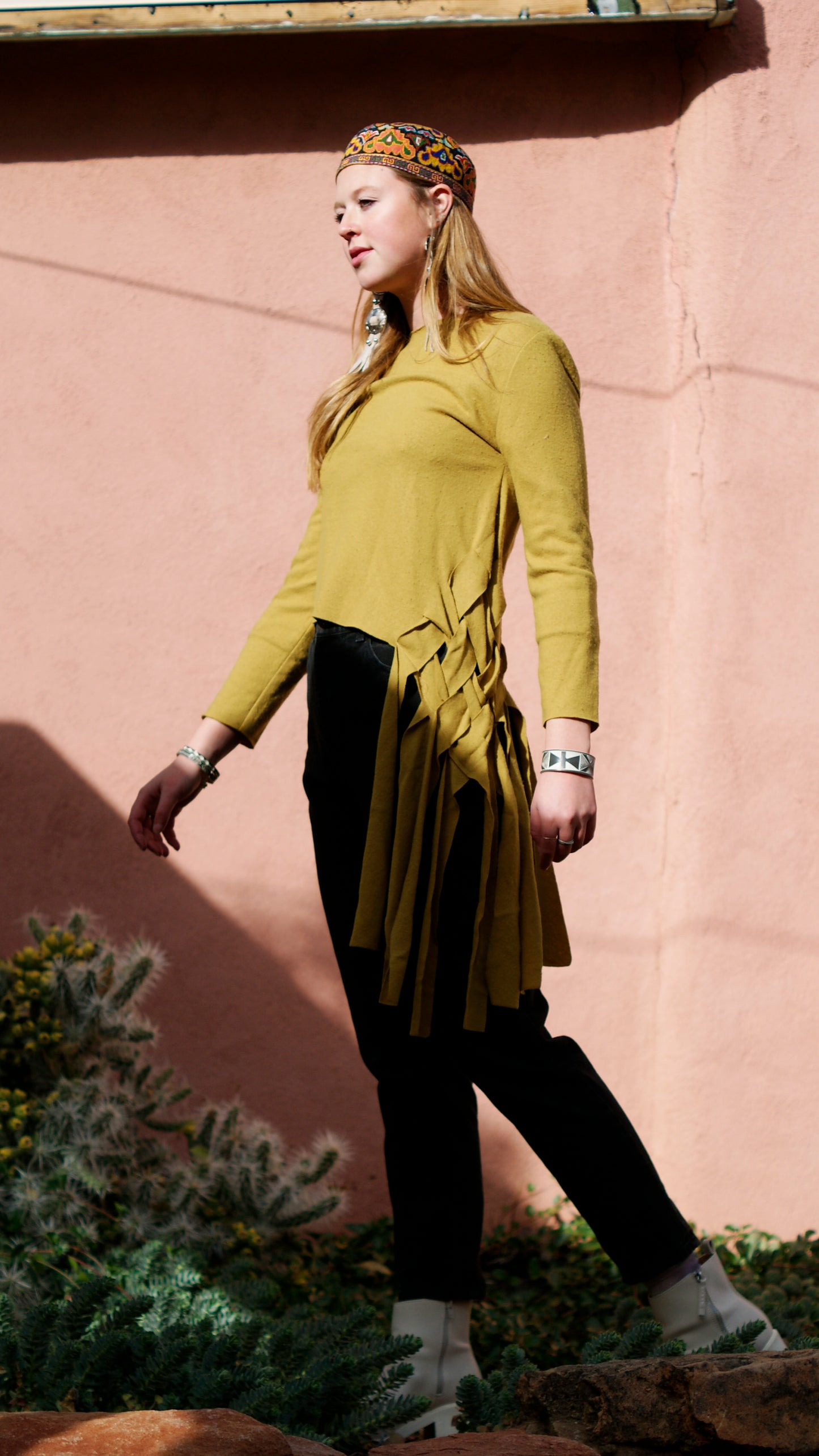 Y2K VINTAGE WOOL FRINGE SWEATER // SIZE SMALL