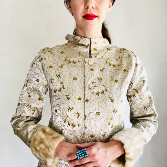 60'S VINTAGE METALLIC BROCADE / FAUX FUR JACKET // SIZE XSMALL