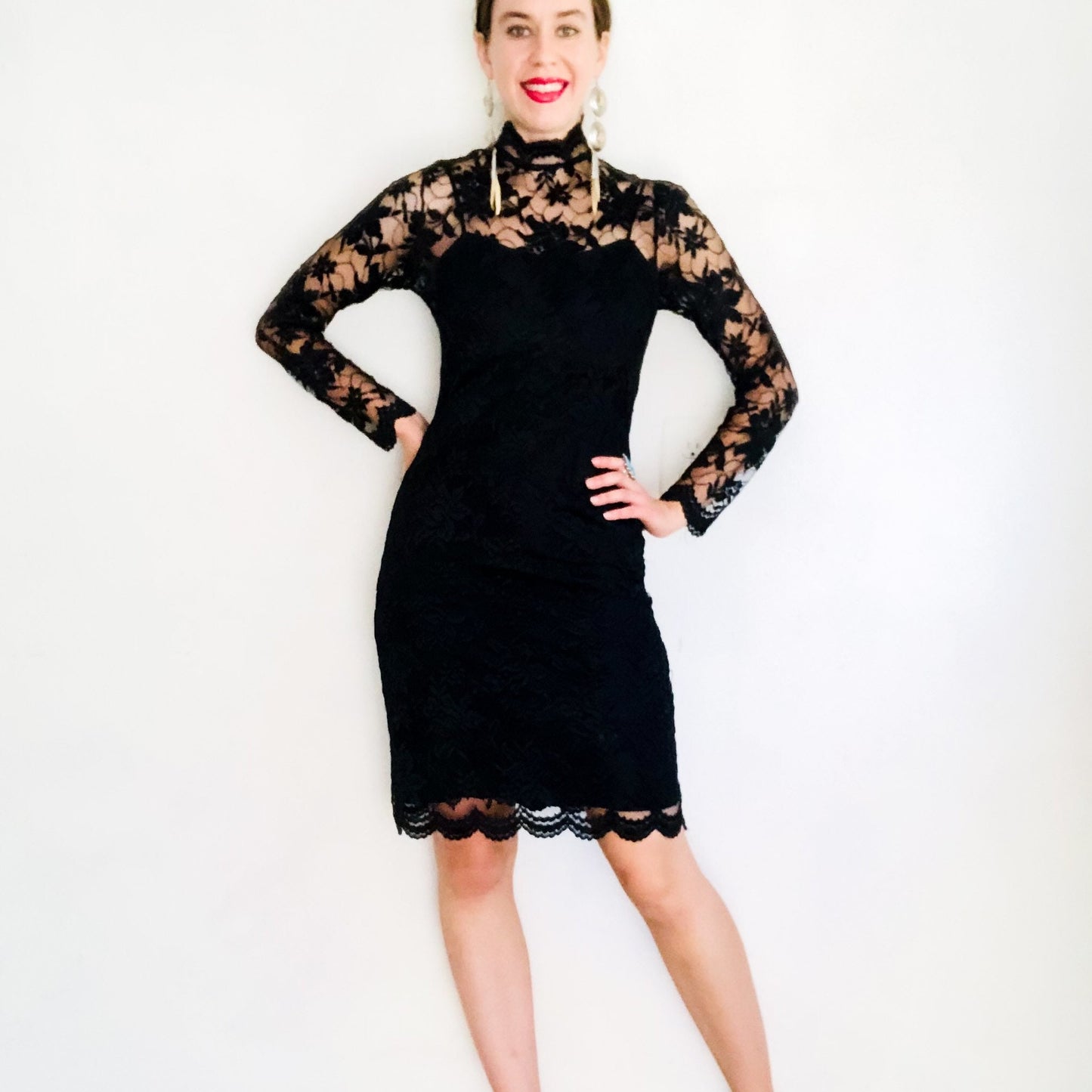 80'S VINTAGE BLACK LACE DRESS // SIZE SMALL