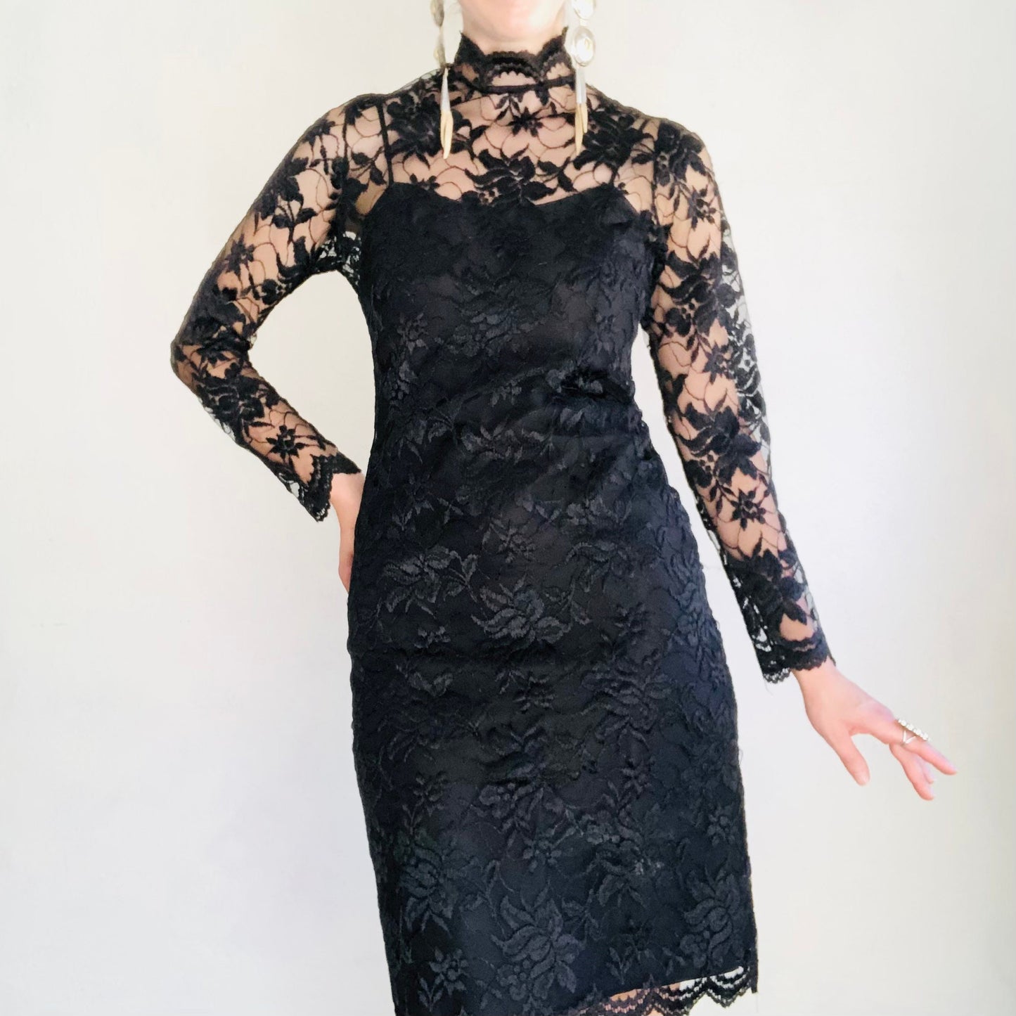 80'S VINTAGE BLACK LACE DRESS // SIZE SMALL