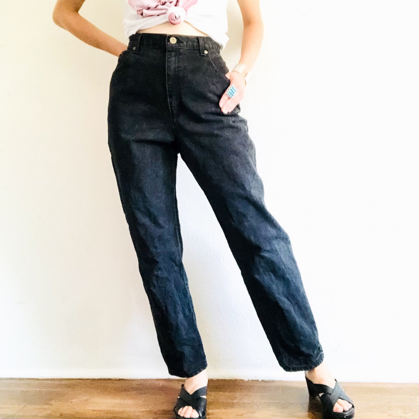 90'S VINTAGE LIZ CLAIBORNE BLACK MOM JEANS // WAIST SIZE 27