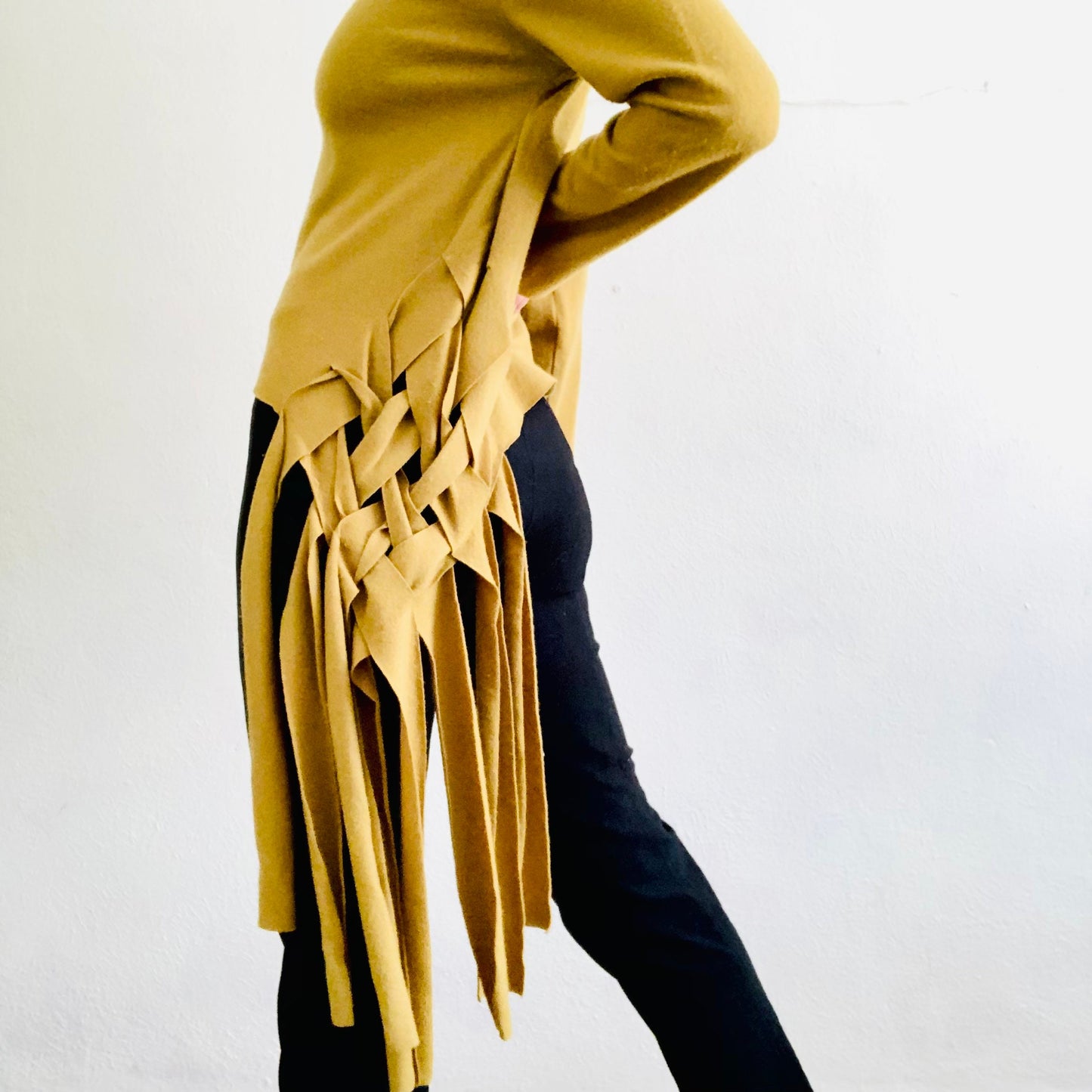 Y2K VINTAGE WOOL FRINGE SWEATER // SIZE SMALL