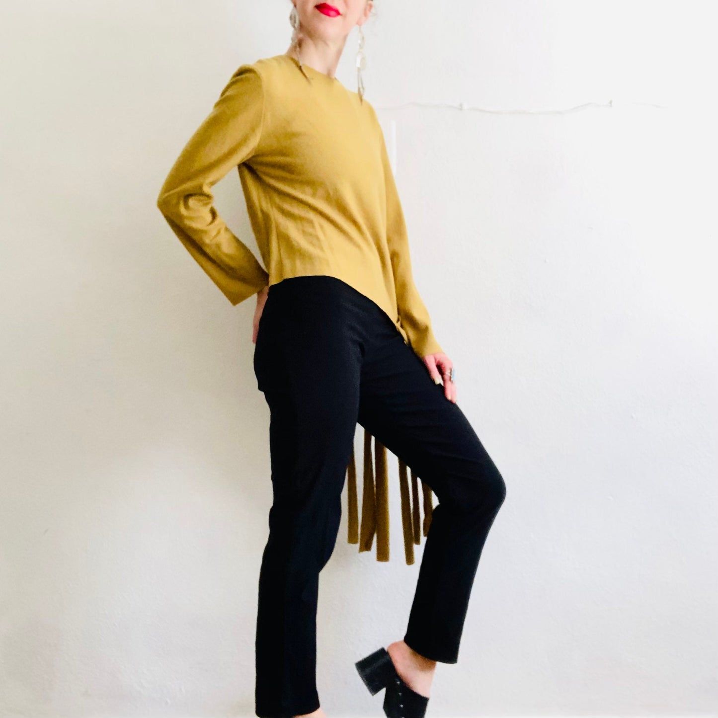 Y2K VINTAGE WOOL FRINGE SWEATER // SIZE SMALL