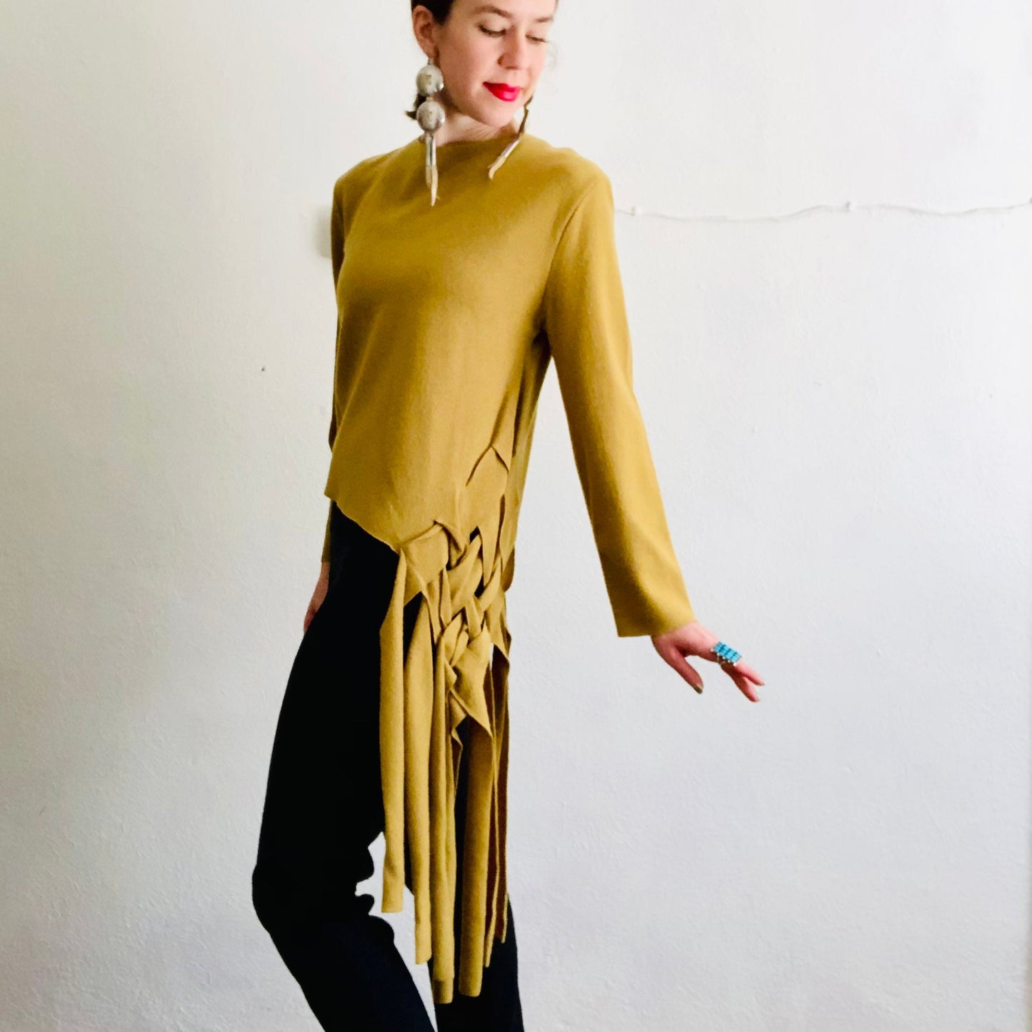 Y2K VINTAGE WOOL FRINGE SWEATER // SIZE SMALL