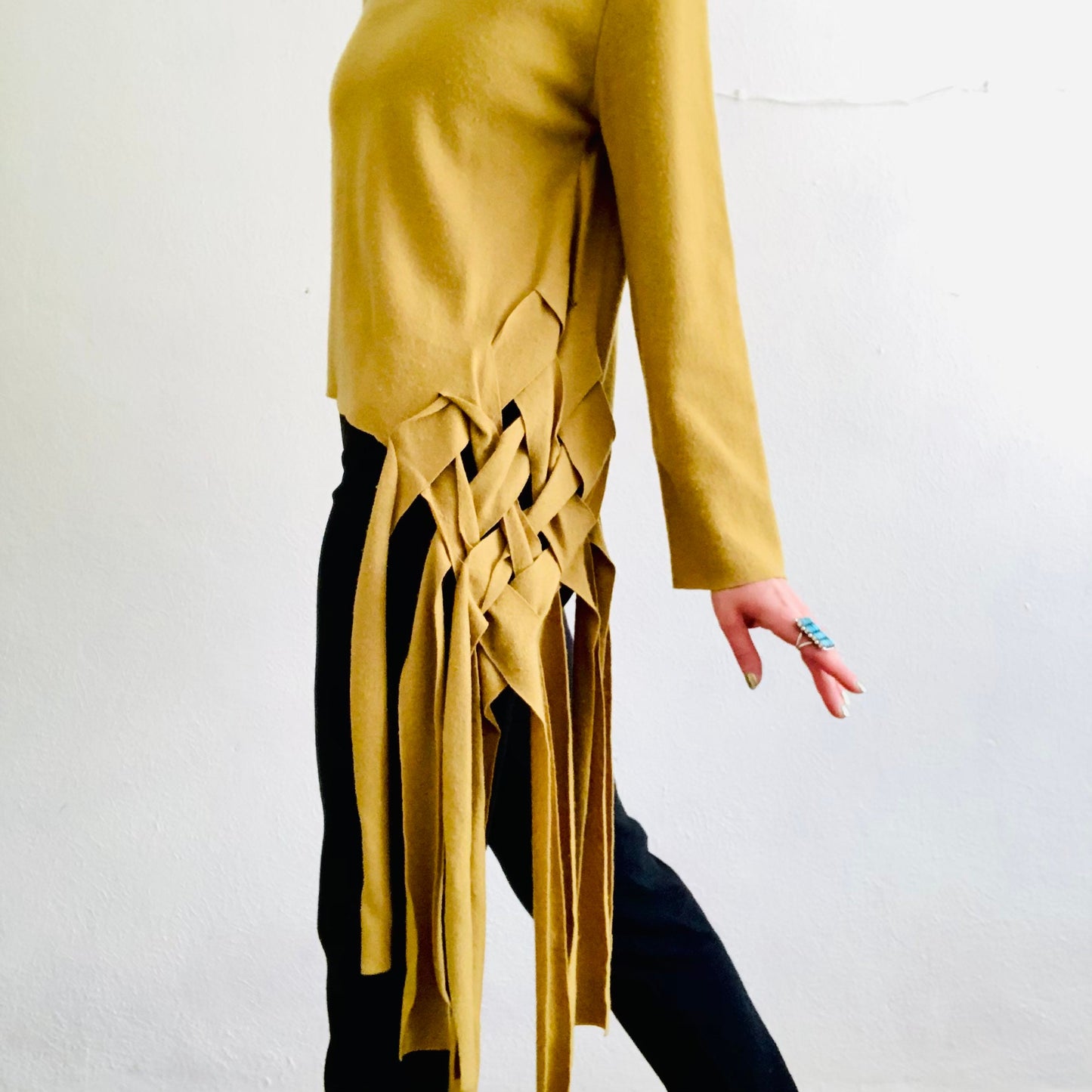 Y2K VINTAGE WOOL FRINGE SWEATER // SIZE SMALL