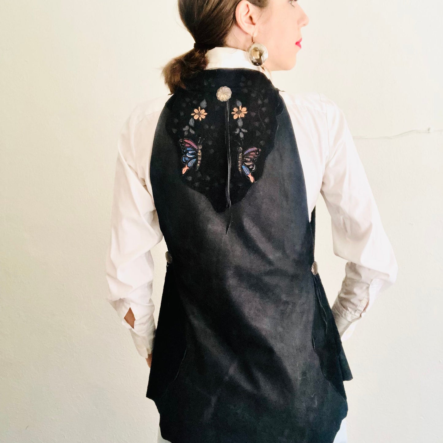 60'S VINTAGE BLACK HAND PAINTED LEATHER VEST // SIZE SMALL