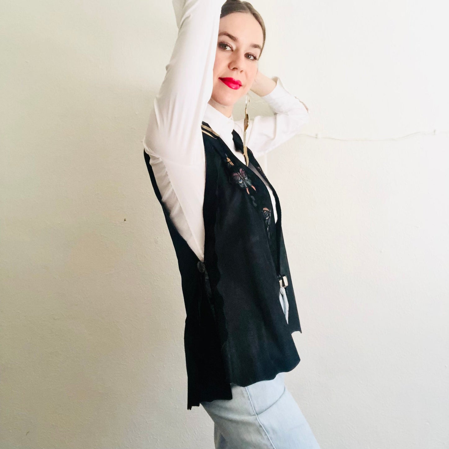 60'S VINTAGE BLACK HAND PAINTED LEATHER VEST // SIZE SMALL