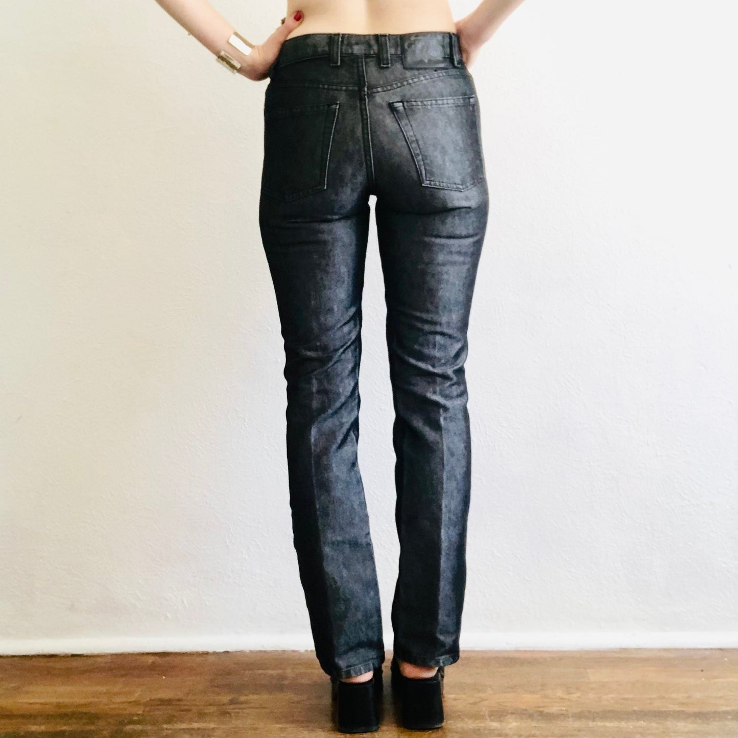 Y2K VINTAGE GUESS METALLIC GRAY STRAIGHT LEG JEANS // SIZE SMALL
