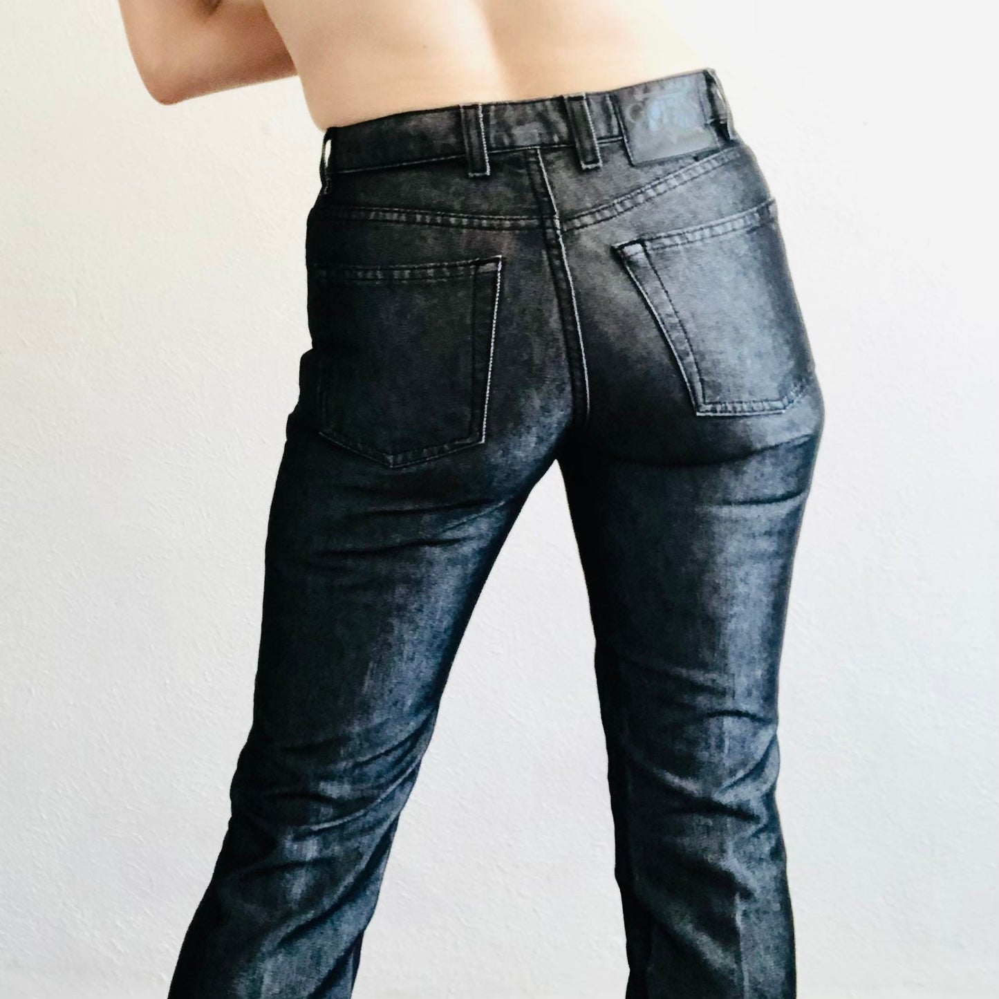 Y2K VINTAGE GUESS METALLIC GRAY STRAIGHT LEG JEANS // SIZE SMALL