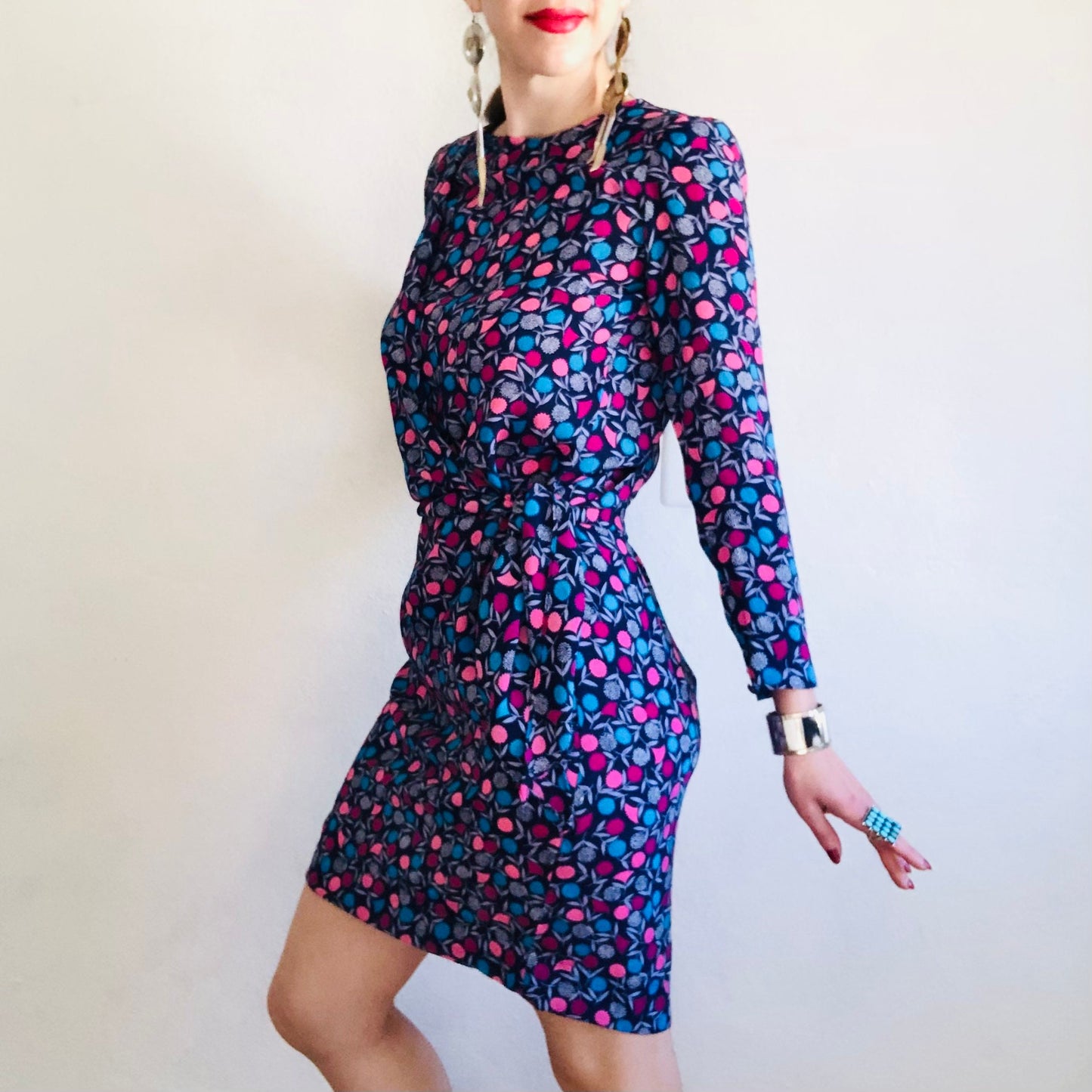 70'S VINTAGE PRINTED WRAP DRESS // SIZE SMALL PETITE
