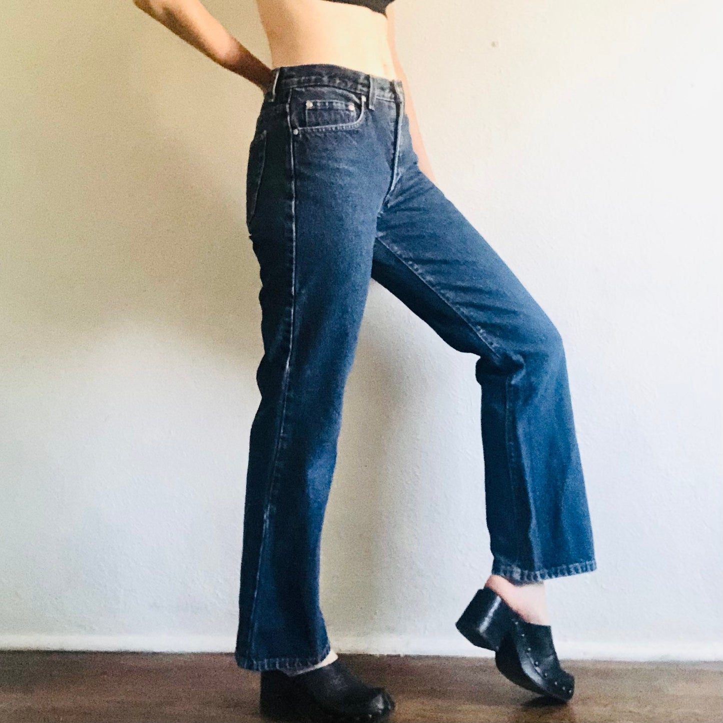 90'S VINTAGE ANCHOR BLUE STRAIGHT LEG JEANS // WAIST SIZE 28