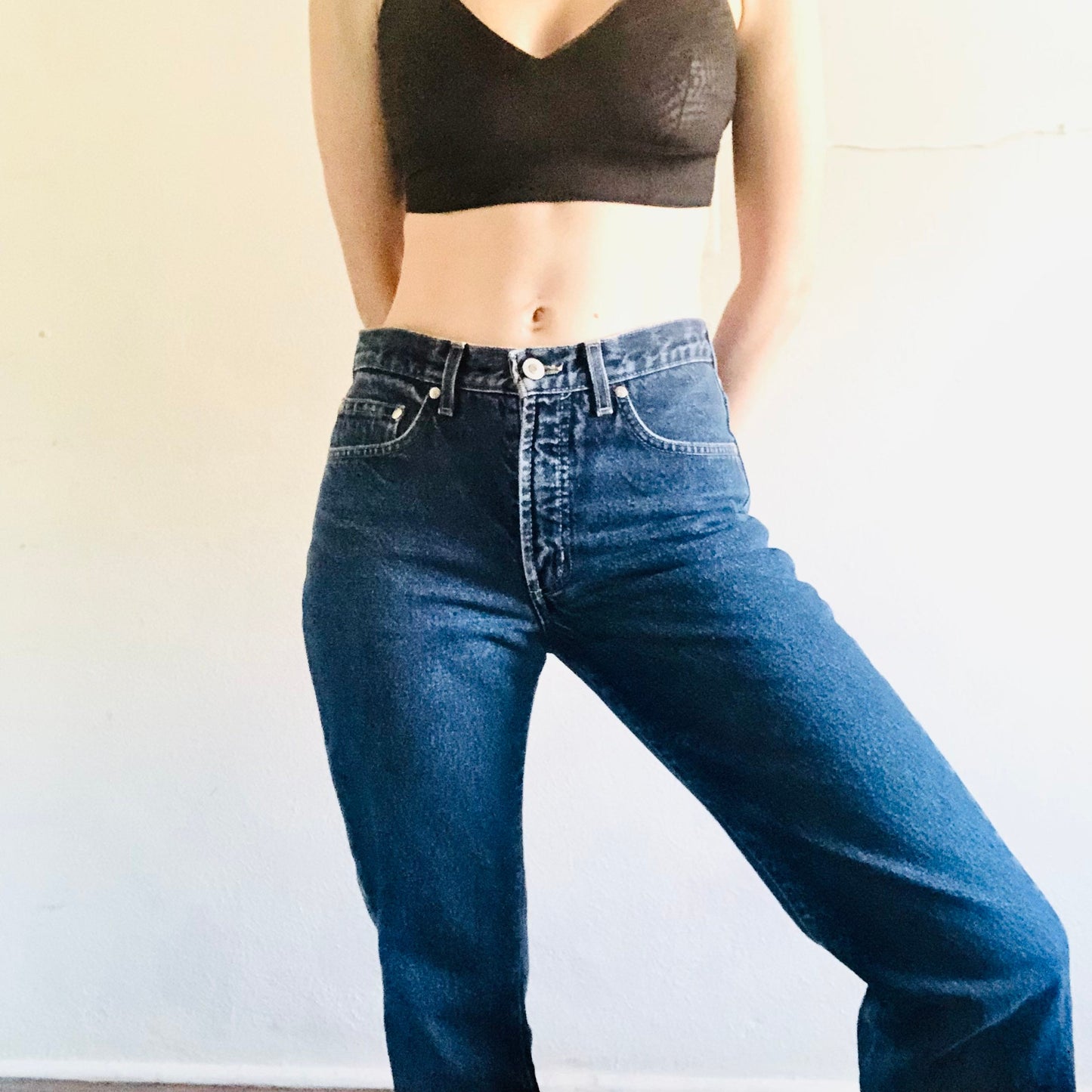 90'S VINTAGE ANCHOR BLUE STRAIGHT LEG JEANS // WAIST SIZE 28