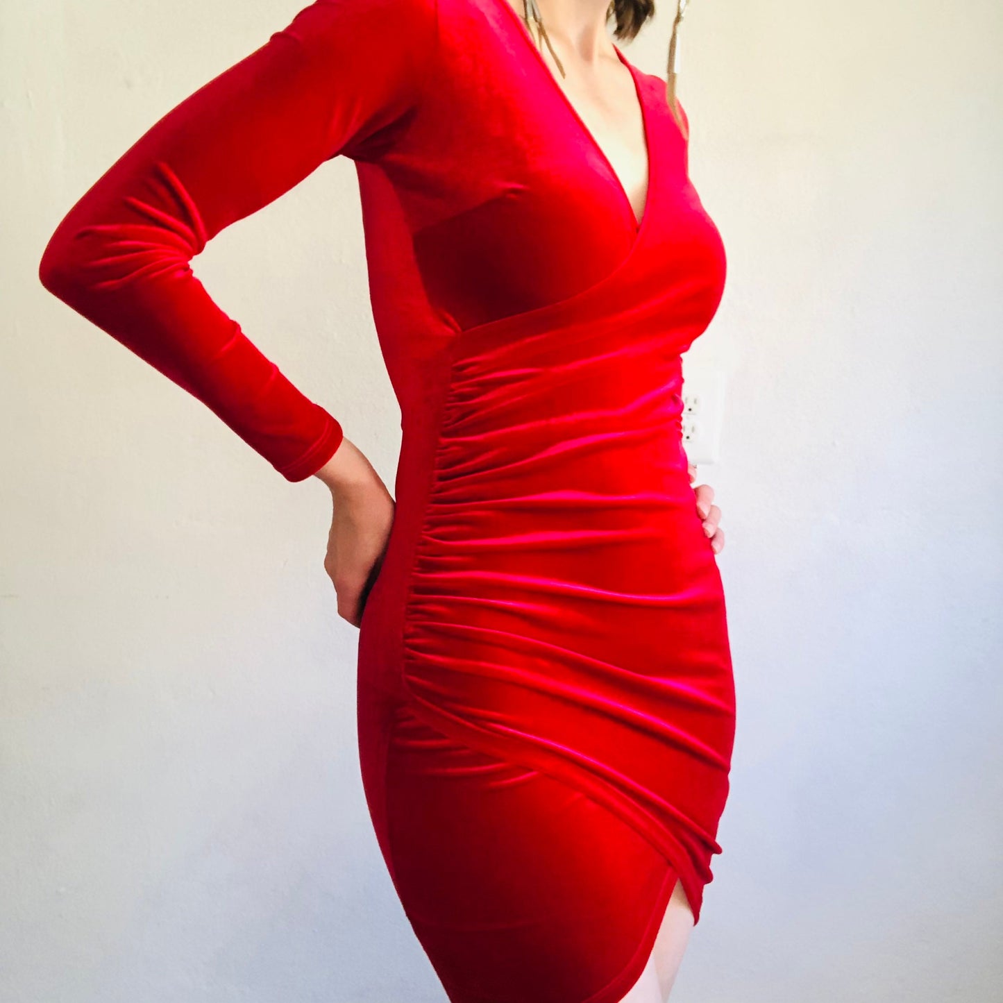 90'S VINTAGE VELOUR RUCHED DRESS // SIZE SMALL