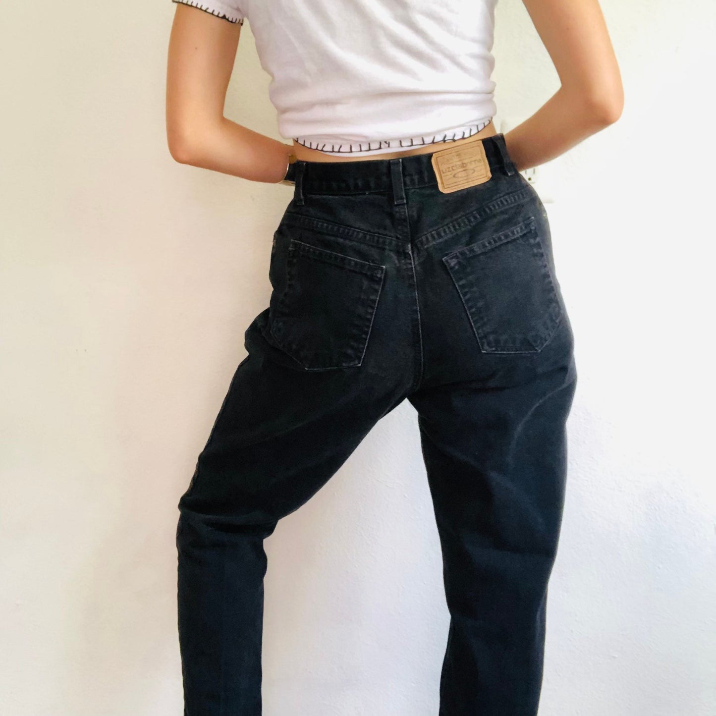 90'S VINTAGE LIZ CLAIBORNE BLACK MOM JEANS // WAIST SIZE 27