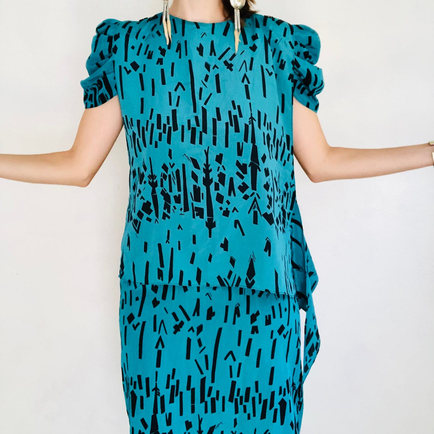 80'S VINTAGE TURQUOISE PRINTED COWL DRESS // SIZE SMALL