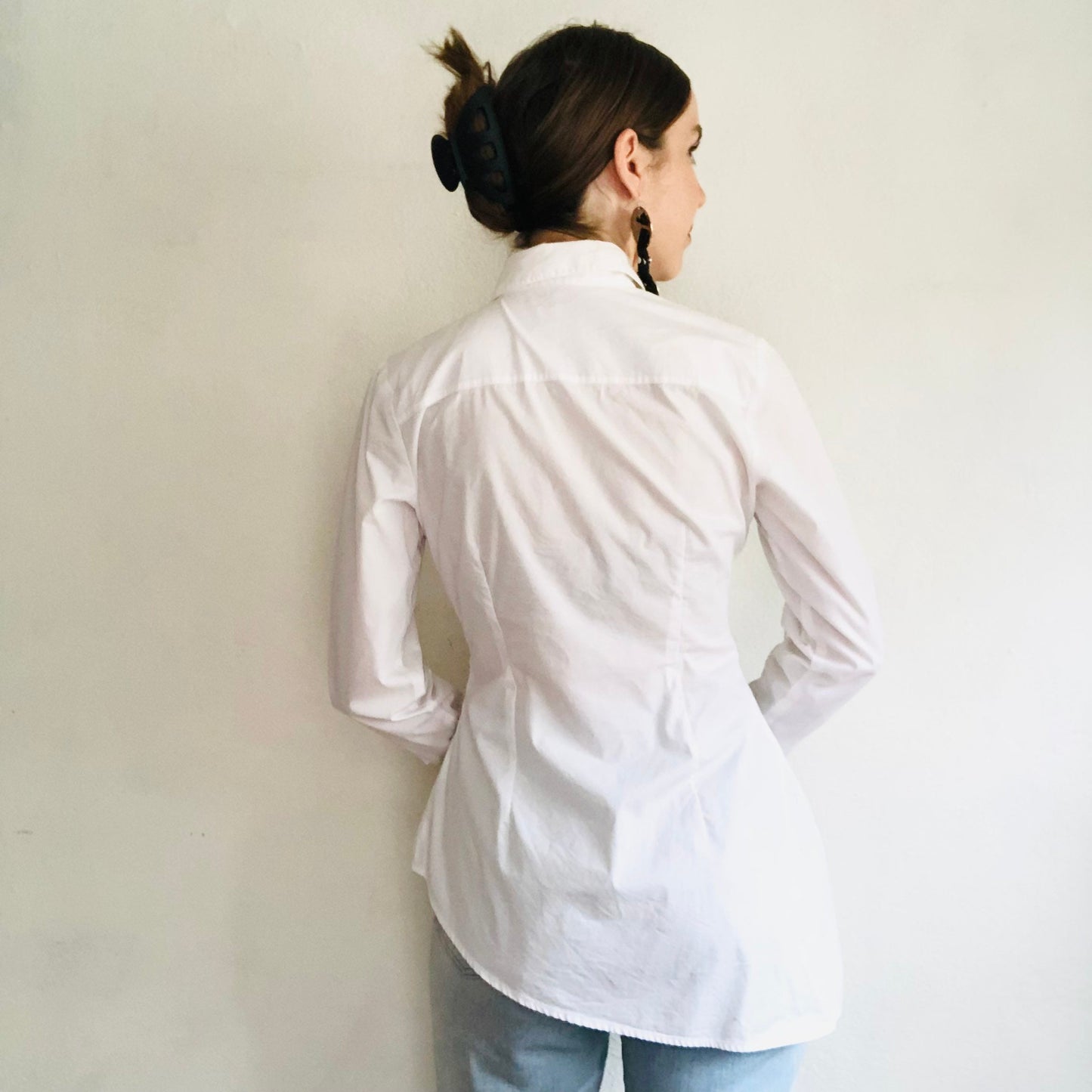 Y2K VINTAGE WHITE STUDDED ASYMMETRICAL BLOUSE // SIZE SMALL