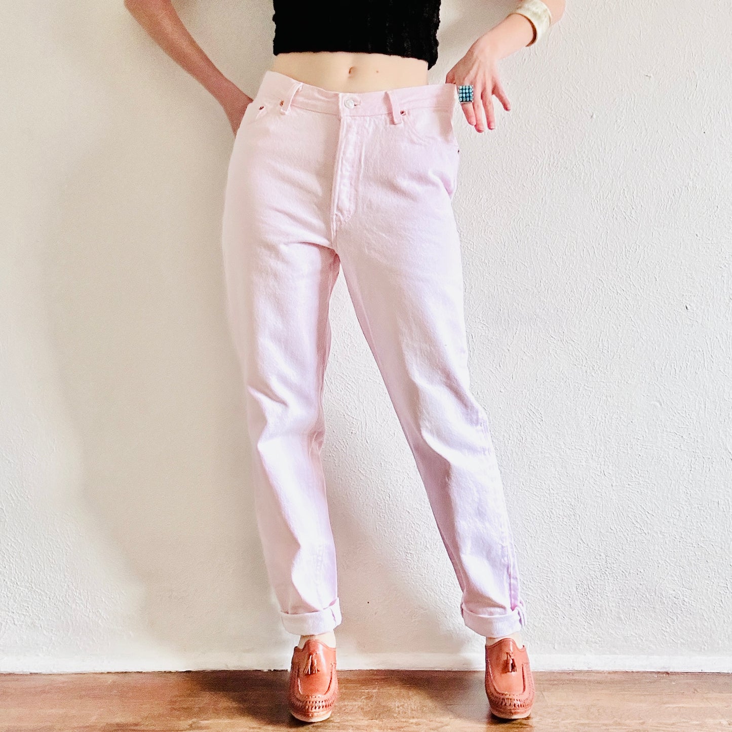 90'S VINTAGE LEVI’S 17501 MOM JEANS // WAIST SIZE 30