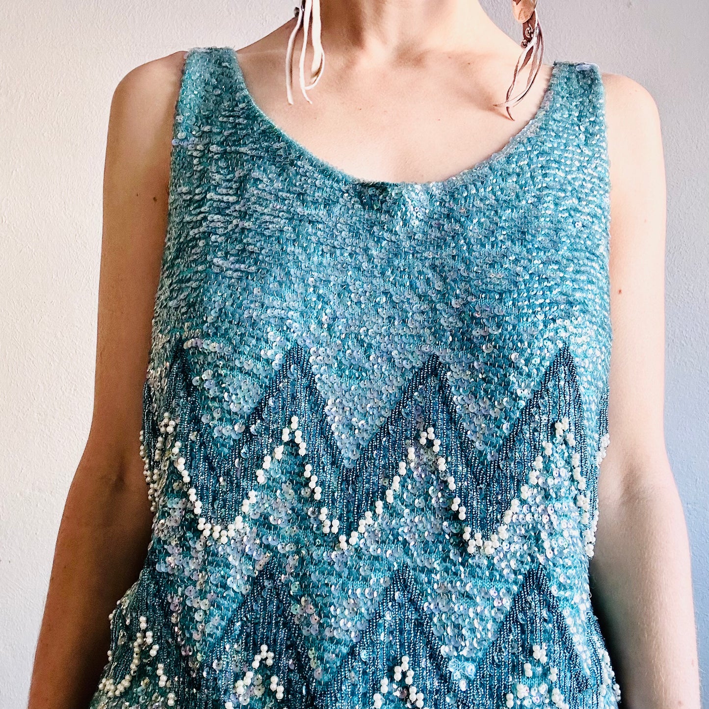 60s VINTAGE TURQUOISE SEQUINED TOP // SIZE MEDIUM