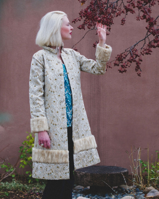 60'S VINTAGE METALLIC BROCADE / FAUX FUR JACKET // SIZE XSMALL