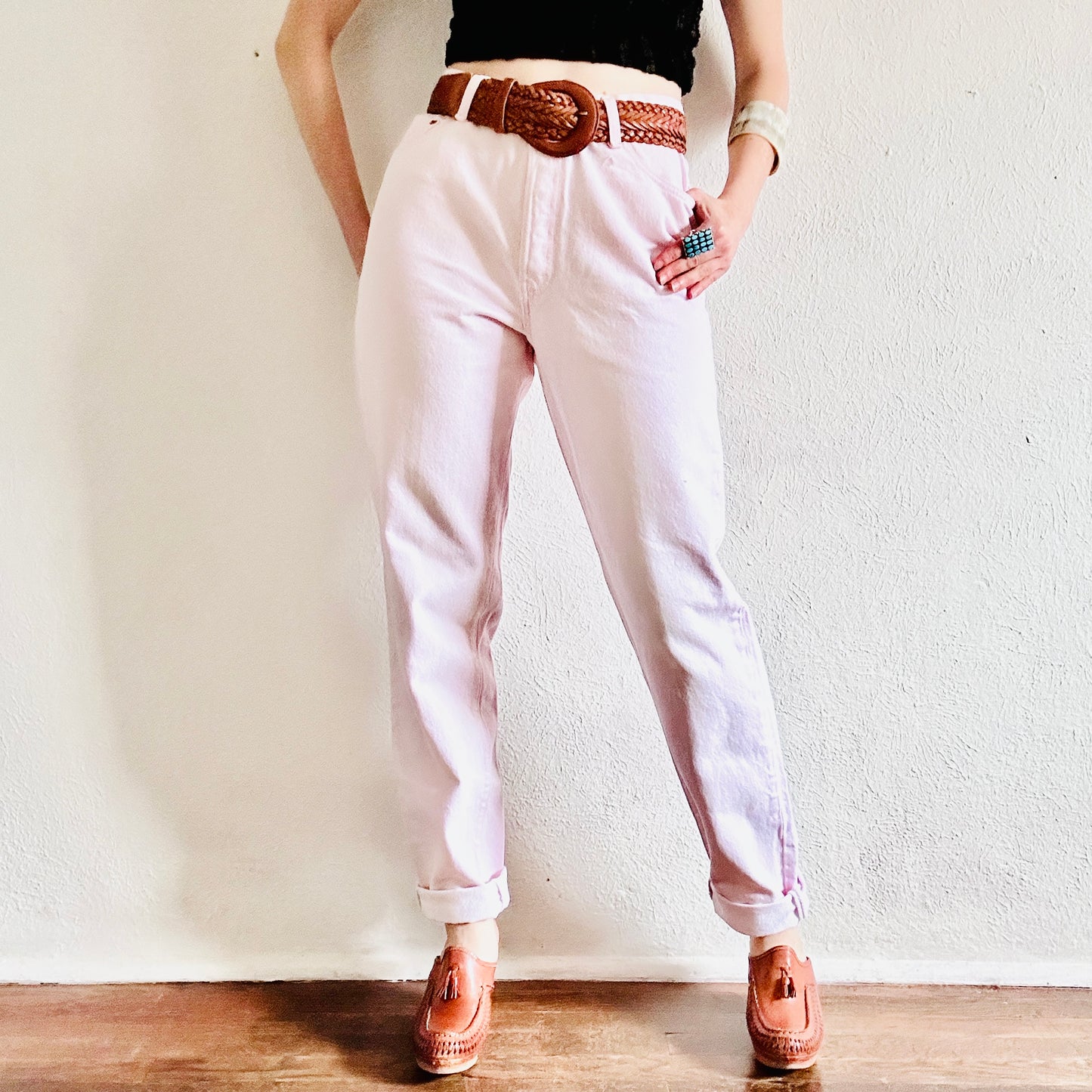 90'S VINTAGE LEVI’S 17501 MOM JEANS // WAIST SIZE 30