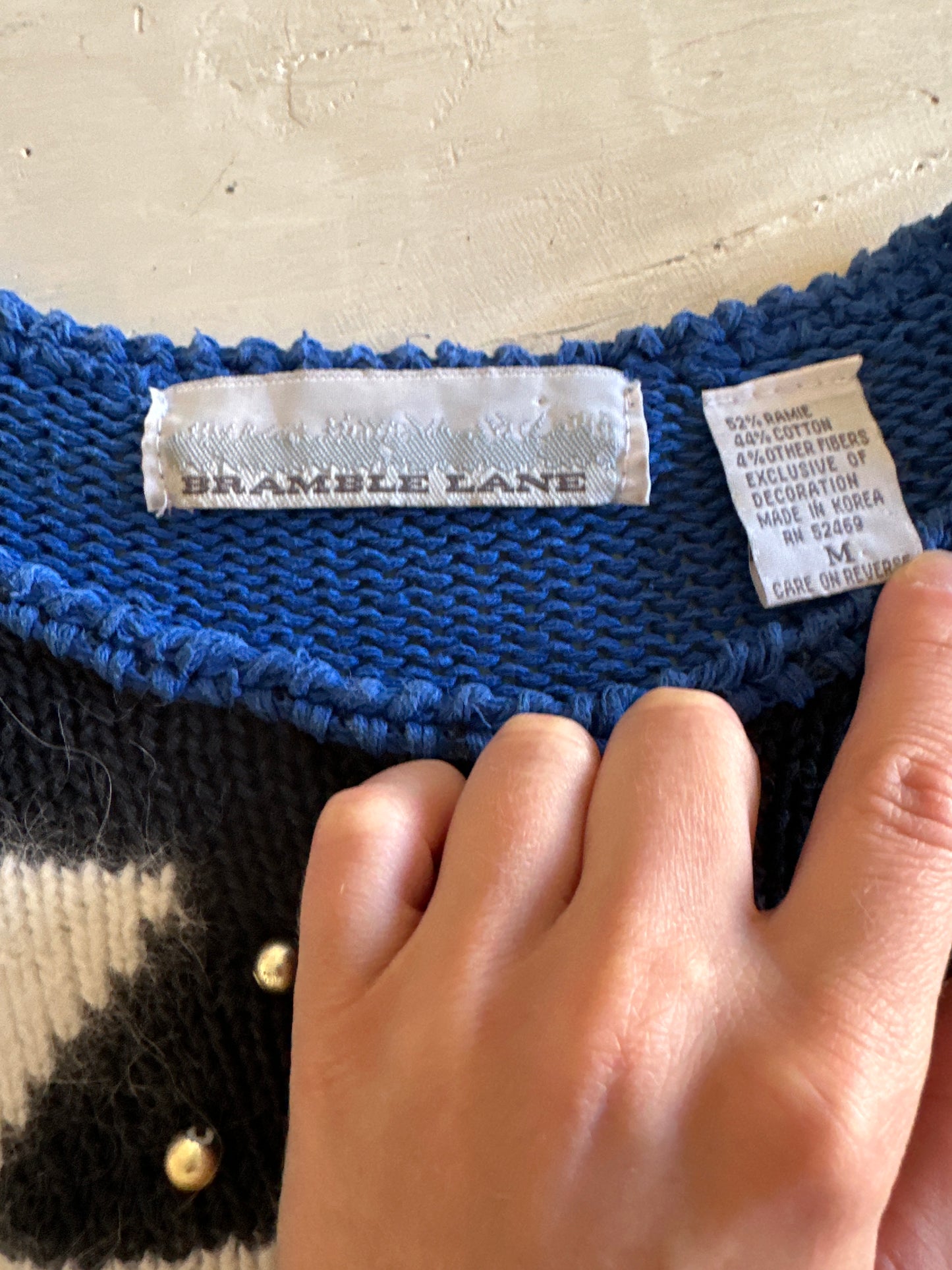 80'S VINTAGE BLUE NEW WAVE SWEATER // SIZE MEDIUM
