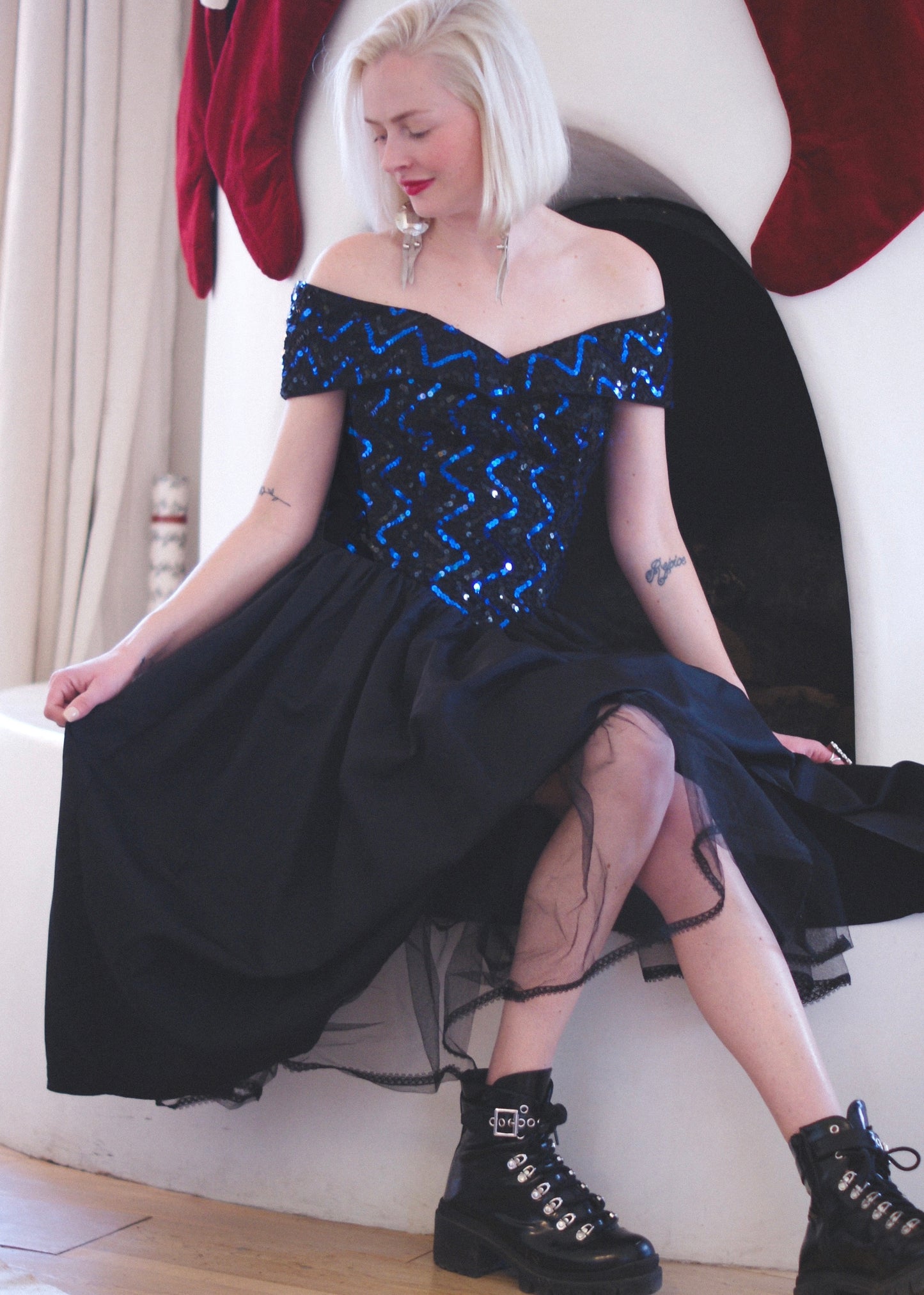 80'S VINTAGE GUNNE SAX SEQUINED PARTY DRESS // SIZE SMALL