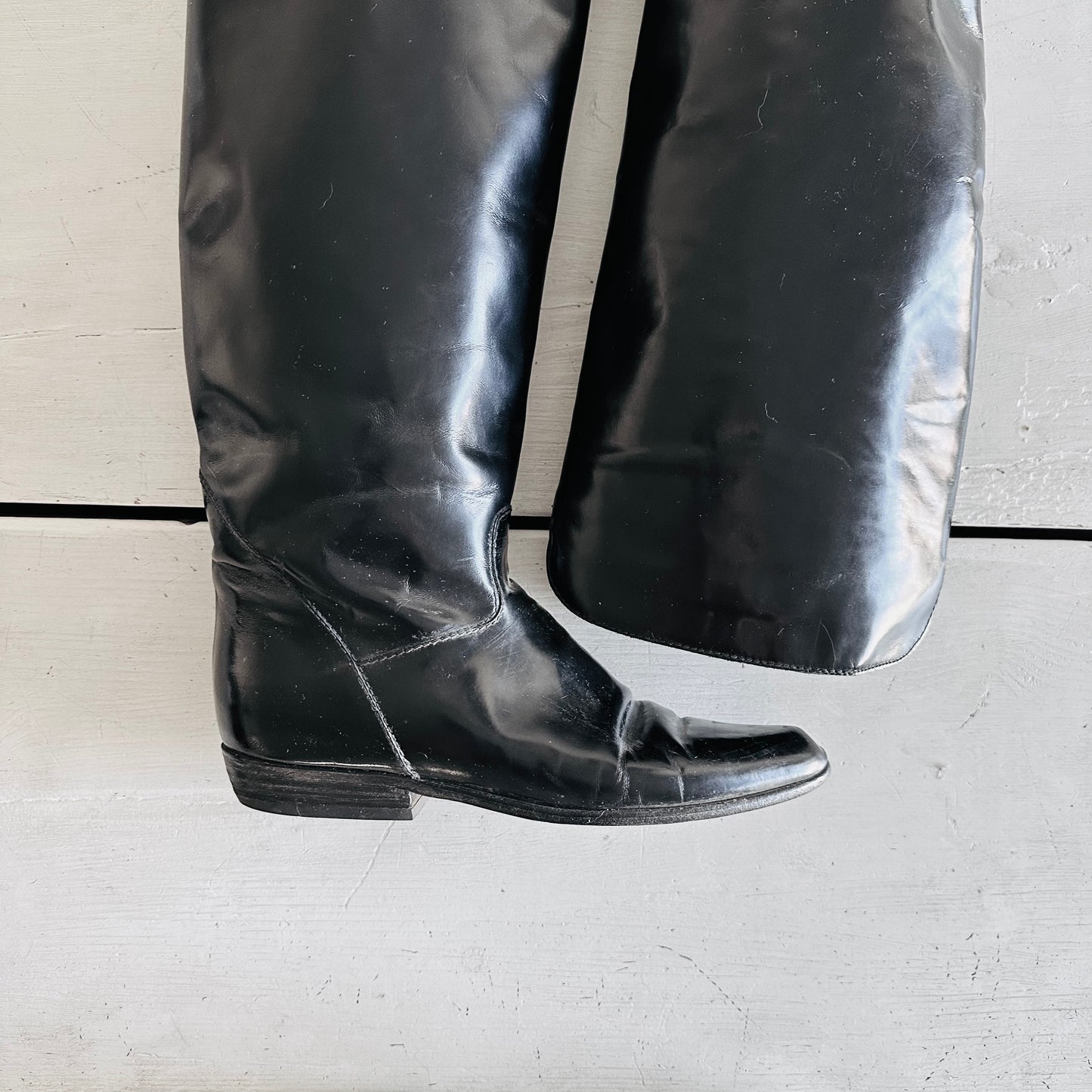 90S VINTAGE CHARLES DAVID BLACK LEATHER BOOTS // SIZE 6.5