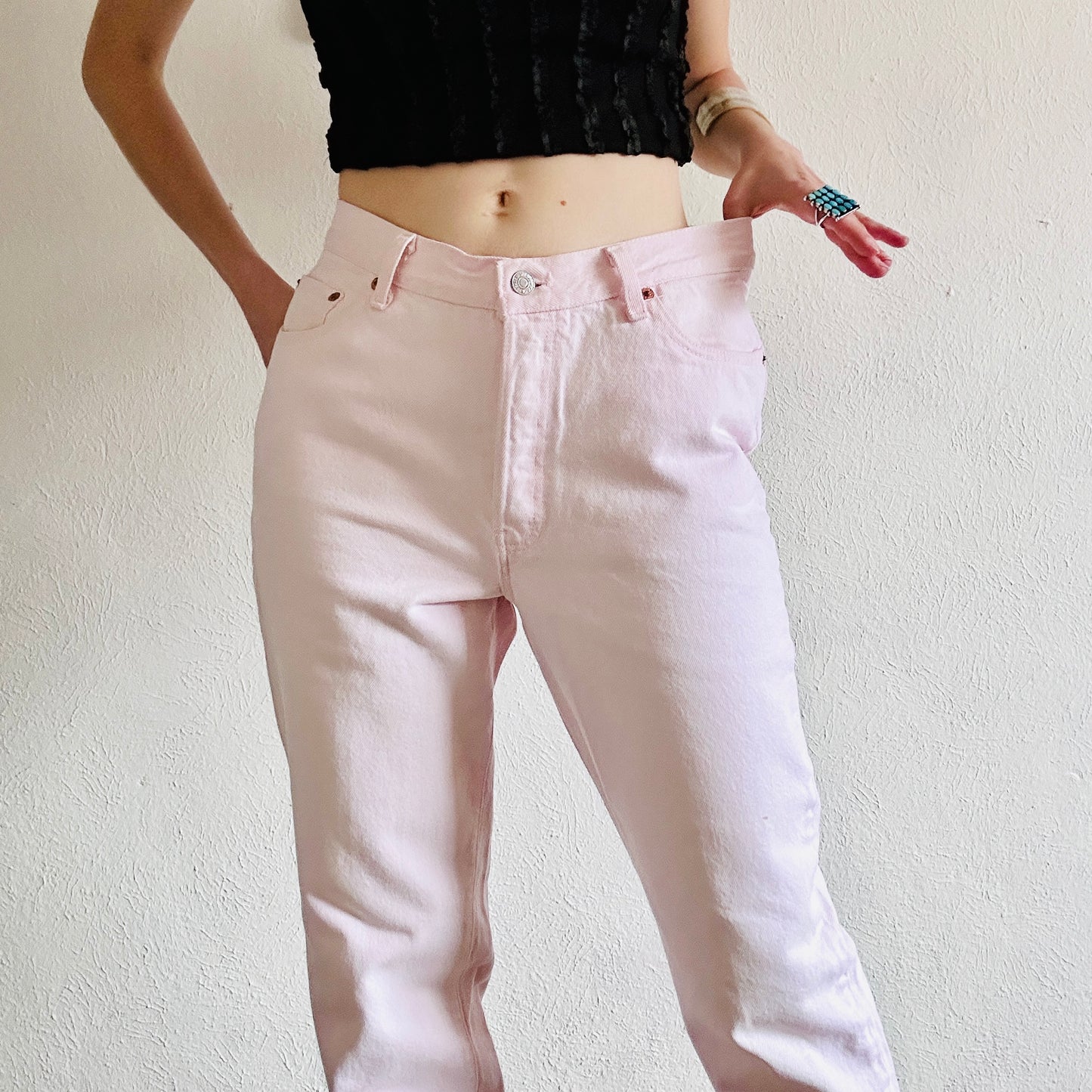 90'S VINTAGE LEVI’S 17501 MOM JEANS // WAIST SIZE 30