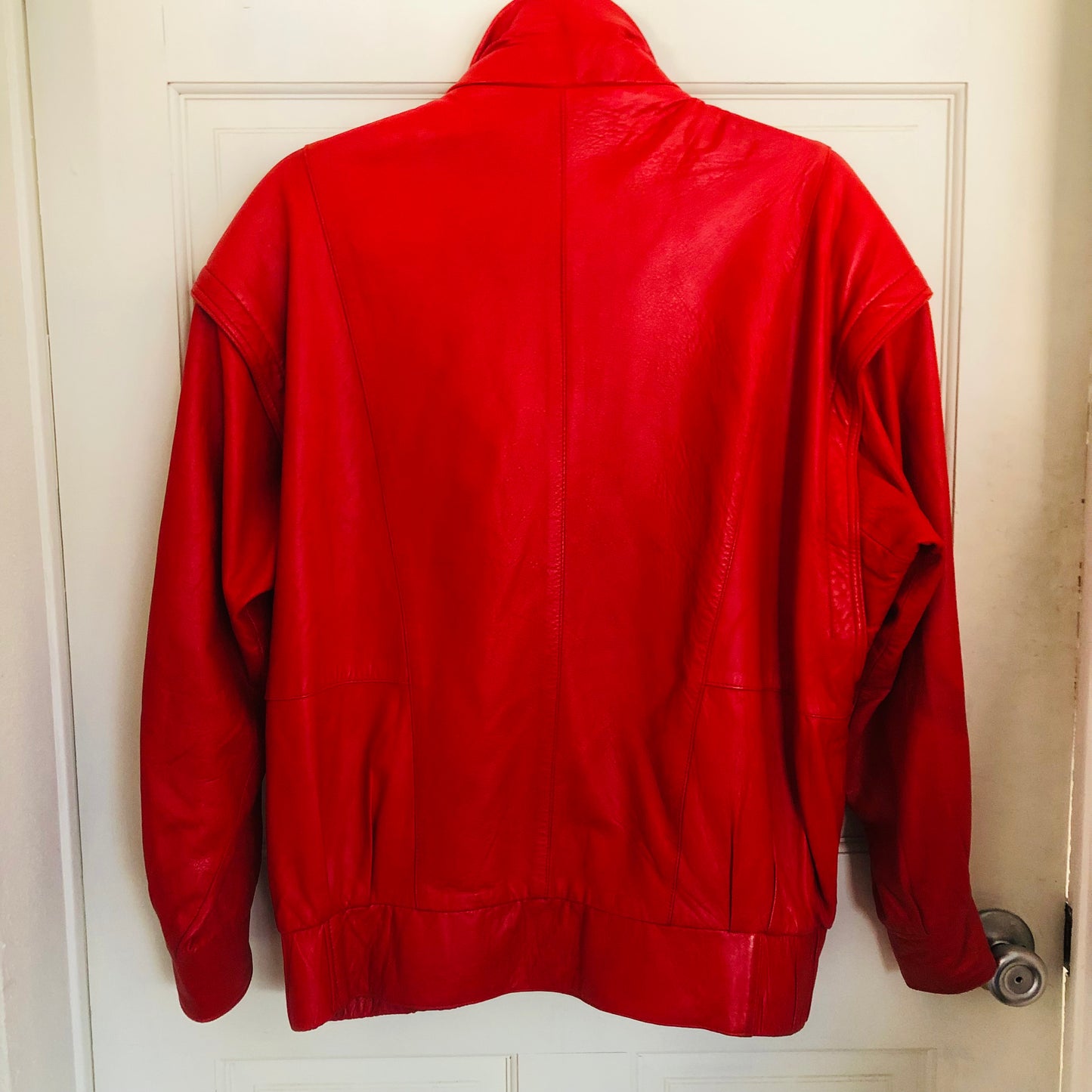80'S VINTAGE OVERLAND SHEEPSKIN CO. RED LEATHER JACKET // SIZE MEDIUM