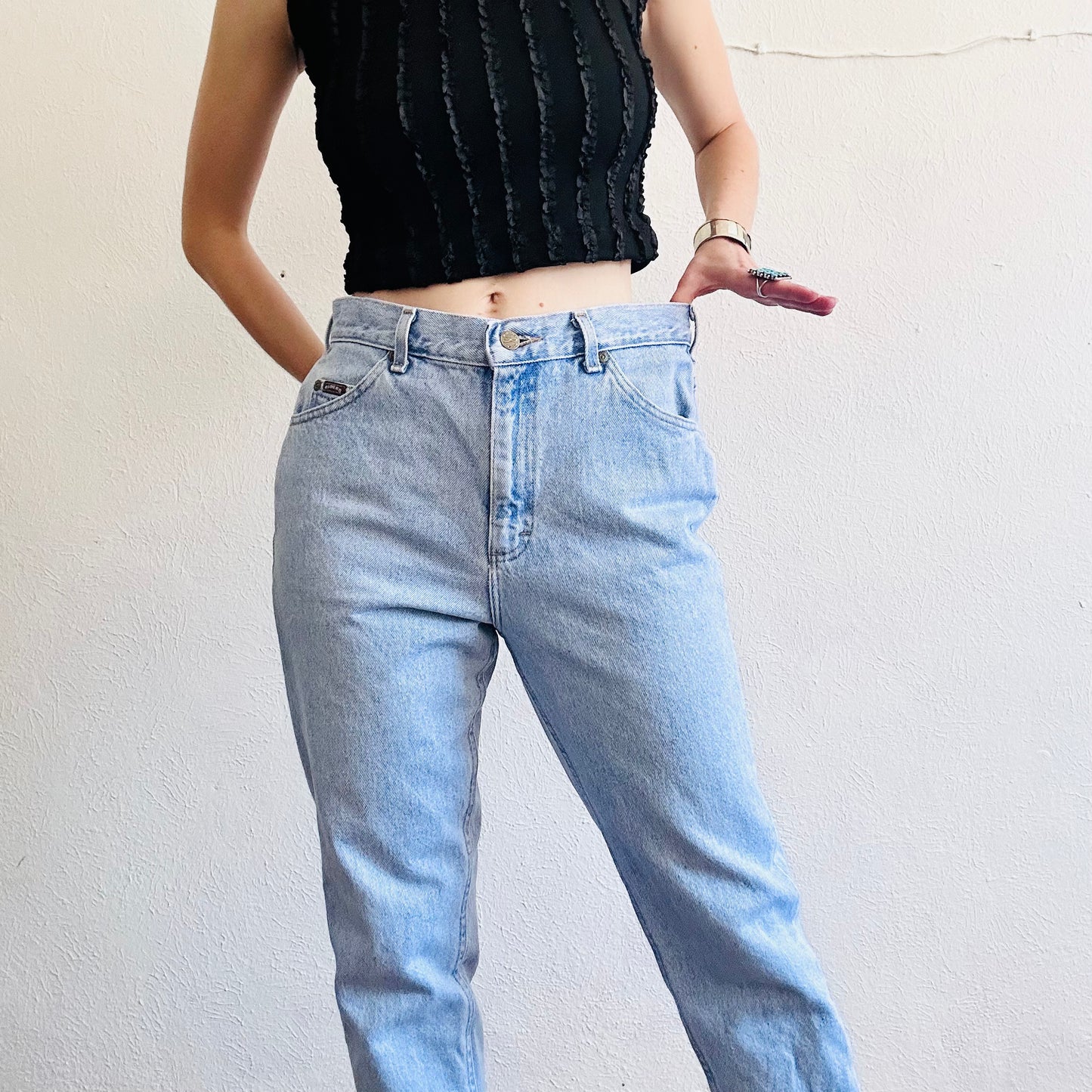 90'S VINTAGE RIDERS LIGHT WASH MOM JEANS // WAIST SIZE 30