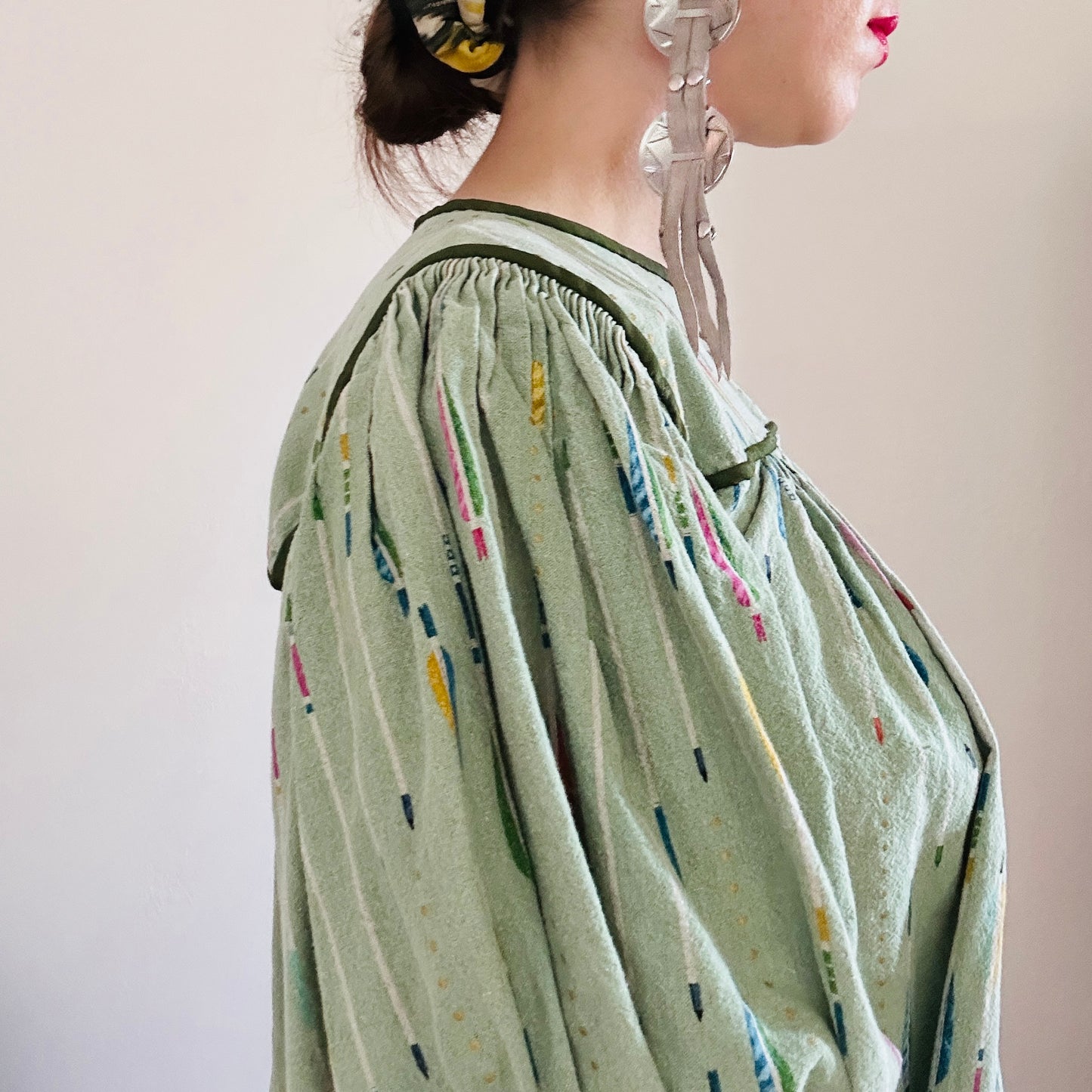 VINTAGE PEASANT BLOUSE // SIZE SMALL