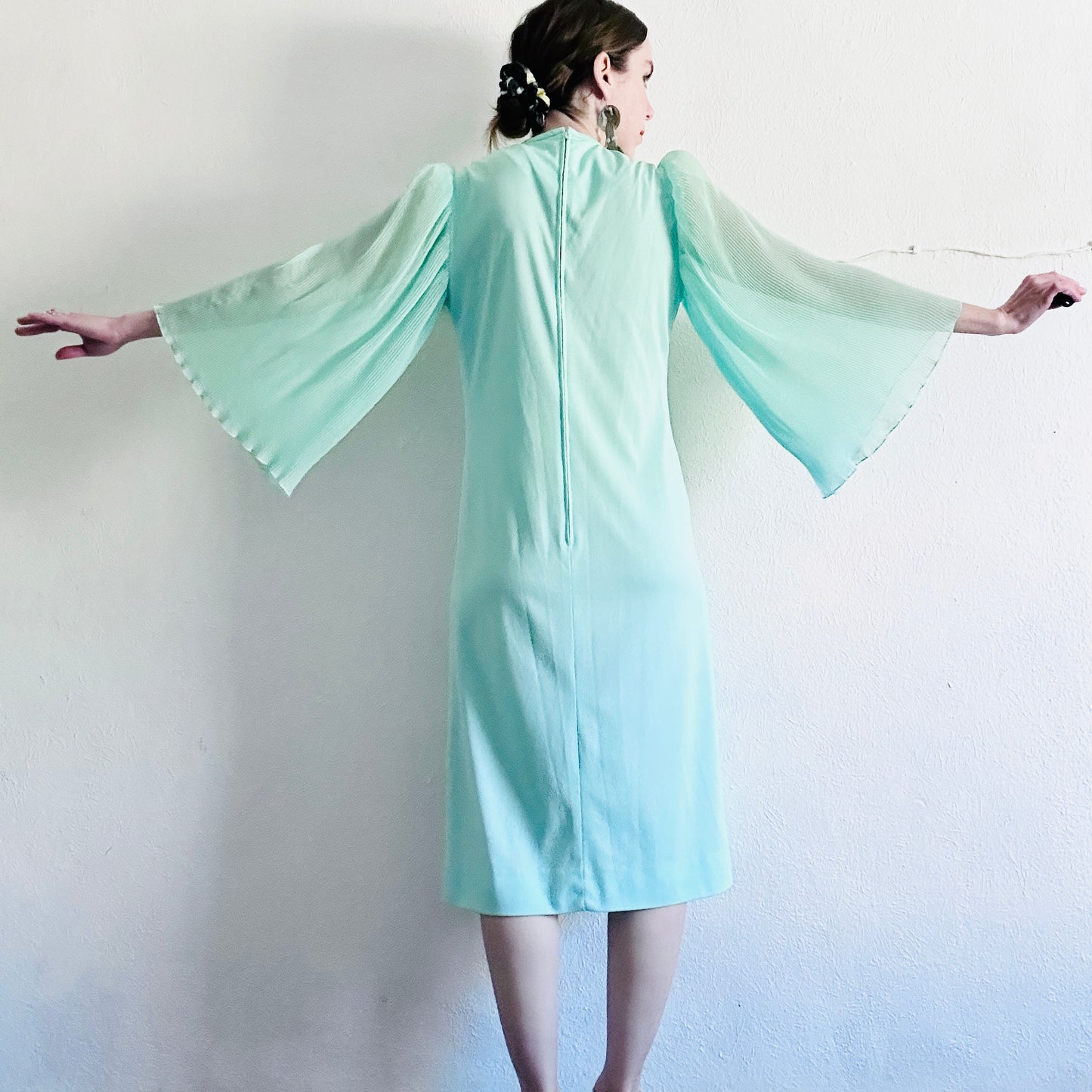 60S VINTAGE FLUTTER SLEEVE DRESS // SIZE SMALL