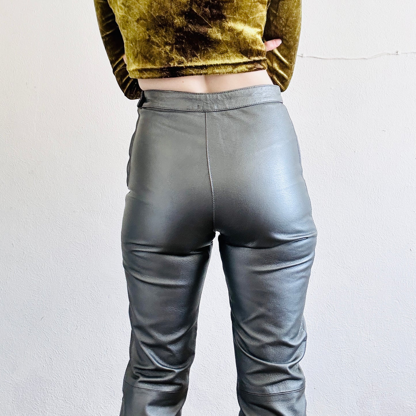 90'S VINTAGE SILVER SANTA FE LEATHER PANTS // WAIST SIZE 26