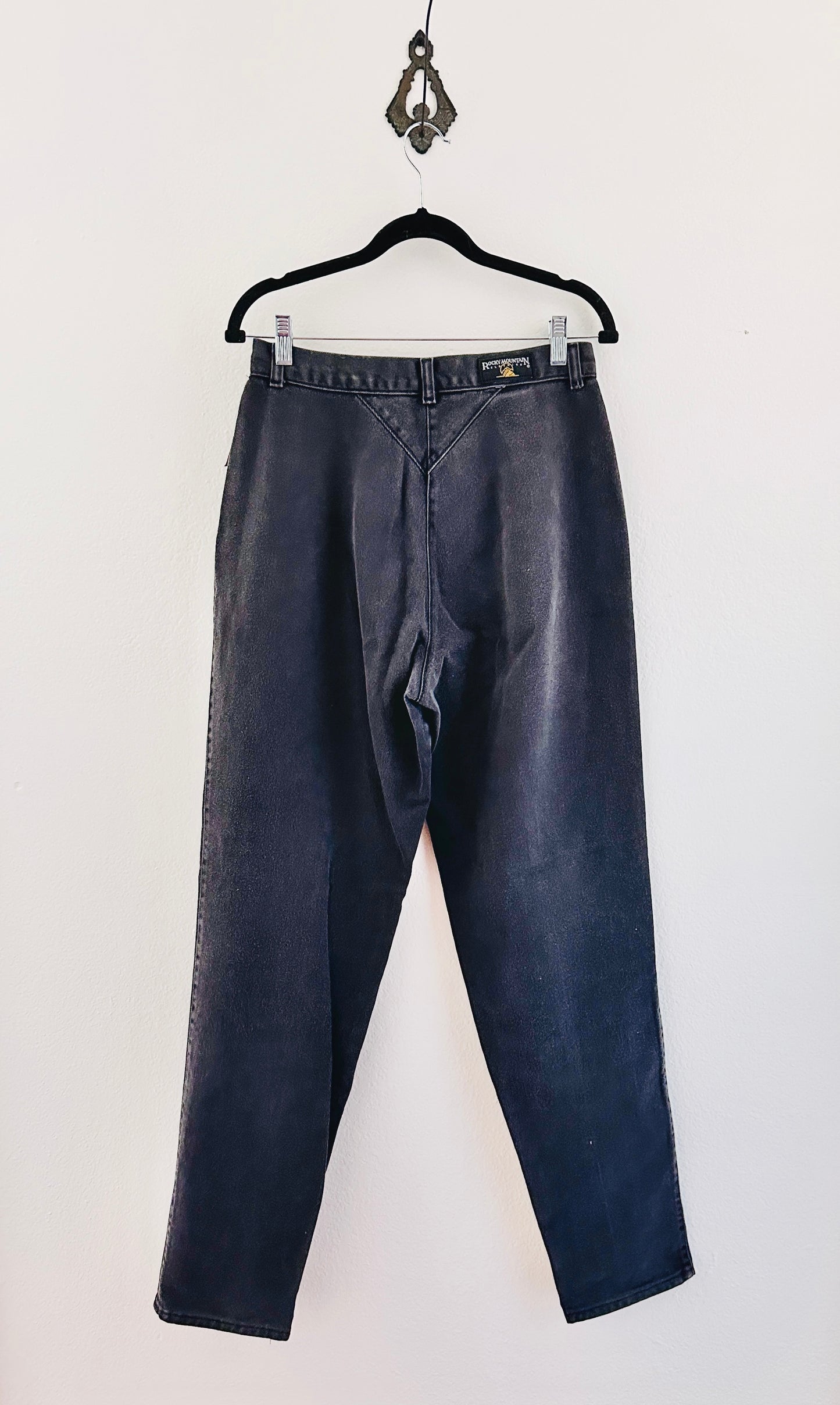 80’S VINTAGE ROCKIES PLEATED JEANS // WAIST SIZE 29