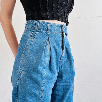 80'S VINTAGE GIRBAUD PLEATED TAPERED JEANS // WAIST SIZE 26