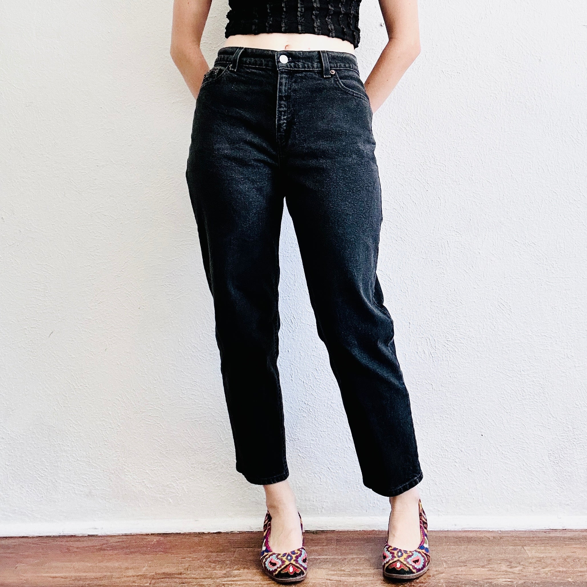 90'S VINTAGE LEVI'S 550 MOM JEANS // WAIST SIZE 30 PETITE – SANGRE