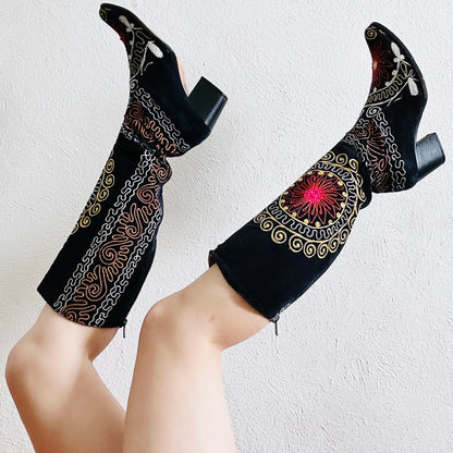 VINTAGE TURKISH BLACK EMBROIDERED BOOTS  // SIZE 8.5