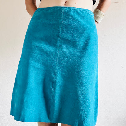 90’S VINTAGE TURQUOISE LEATHER SKIRT // SIZE MEDIUM