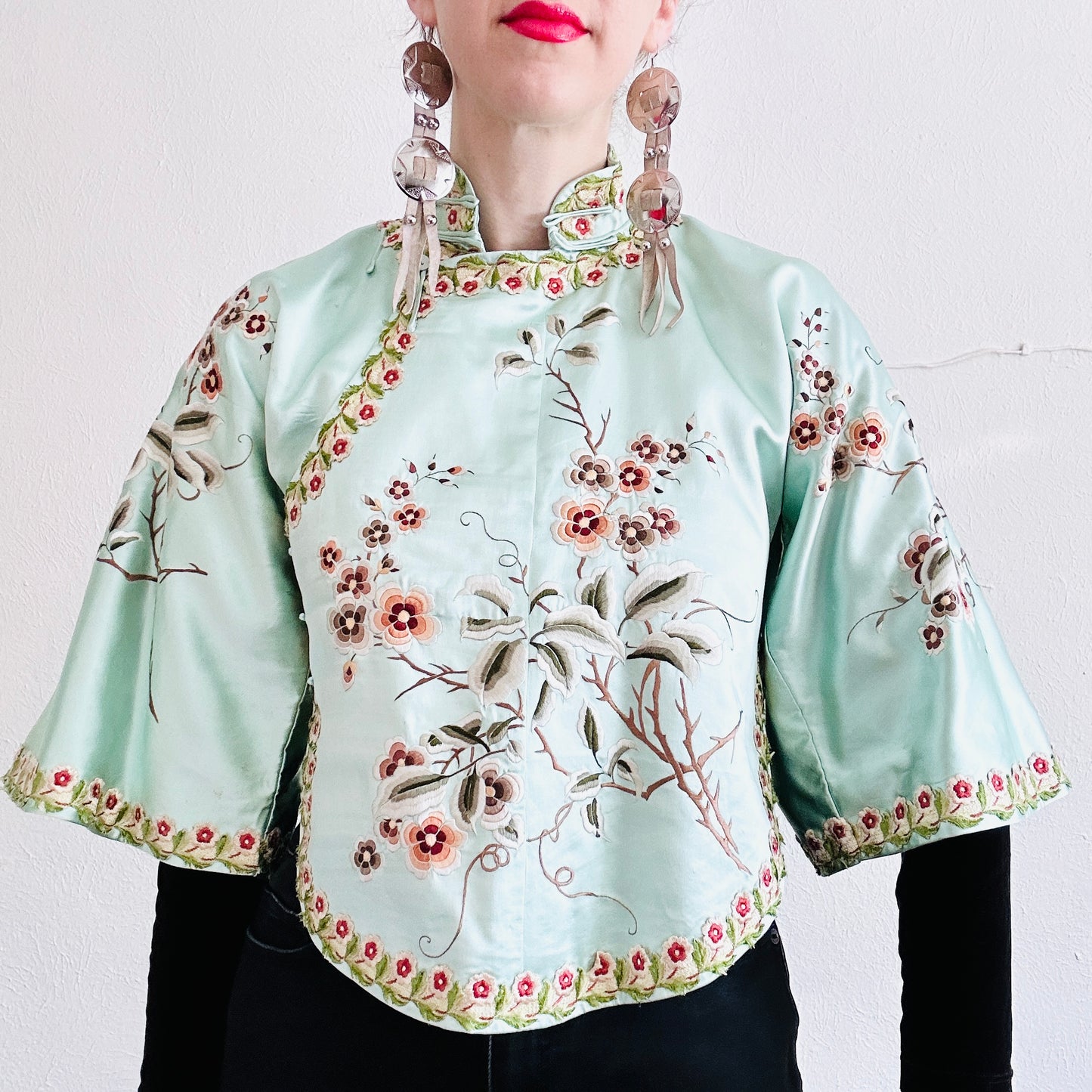 50'S VINTAGE SILK CHINESE EMBROIDERED JACKET // SIZE XSMALL