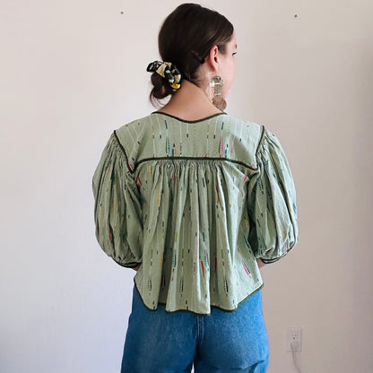 VINTAGE PEASANT BLOUSE // SIZE SMALL