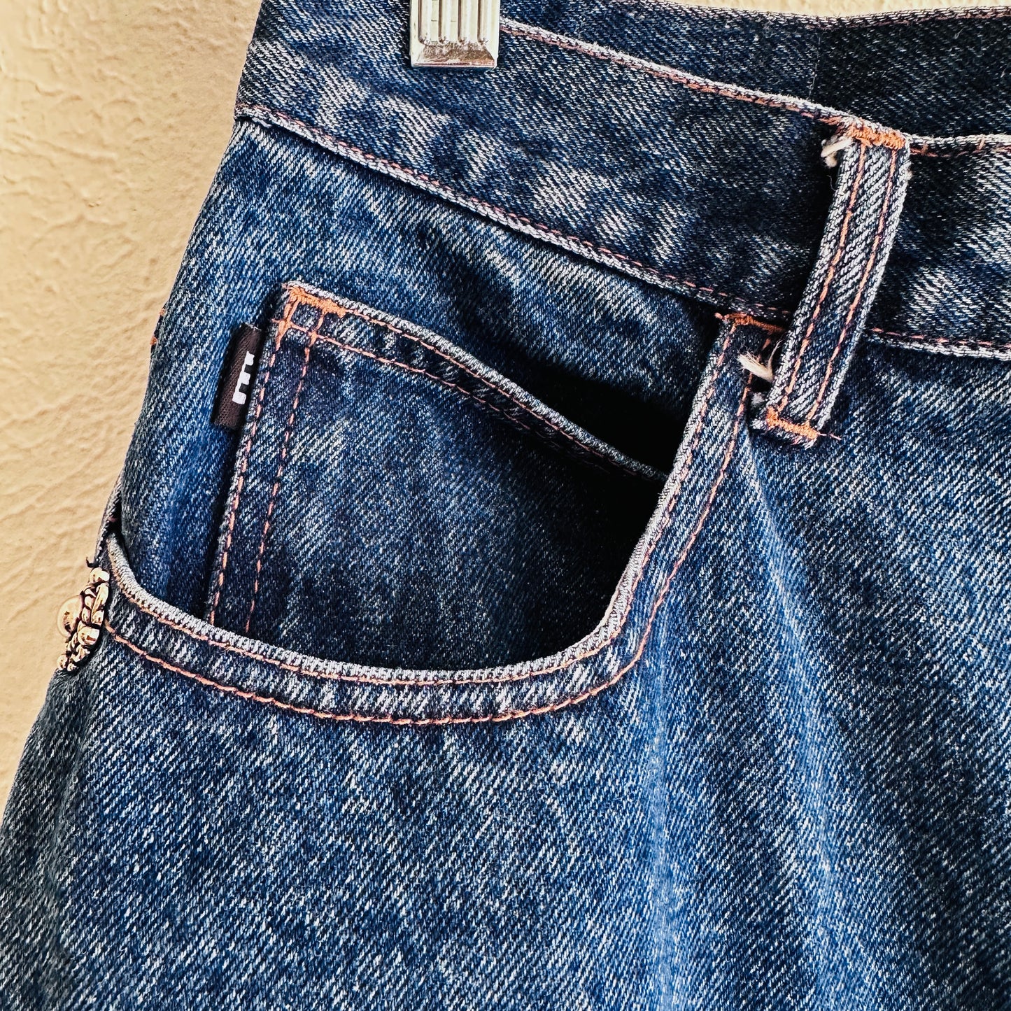 90'S VINTAGE WESTERN ETHICS STUDDED JEANS // WAIST SIZE 32