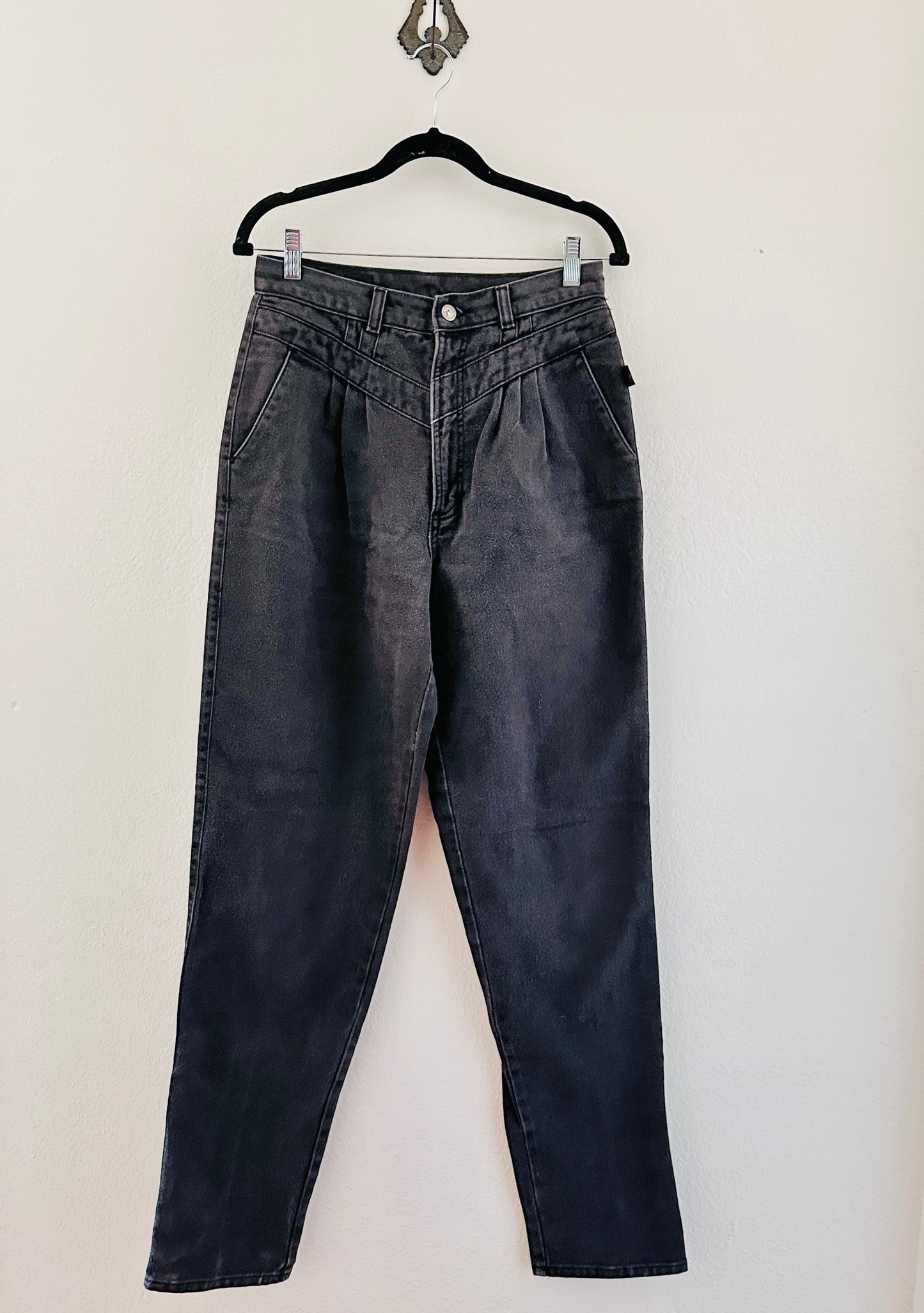 80’S VINTAGE ROCKIES PLEATED JEANS // WAIST SIZE 29