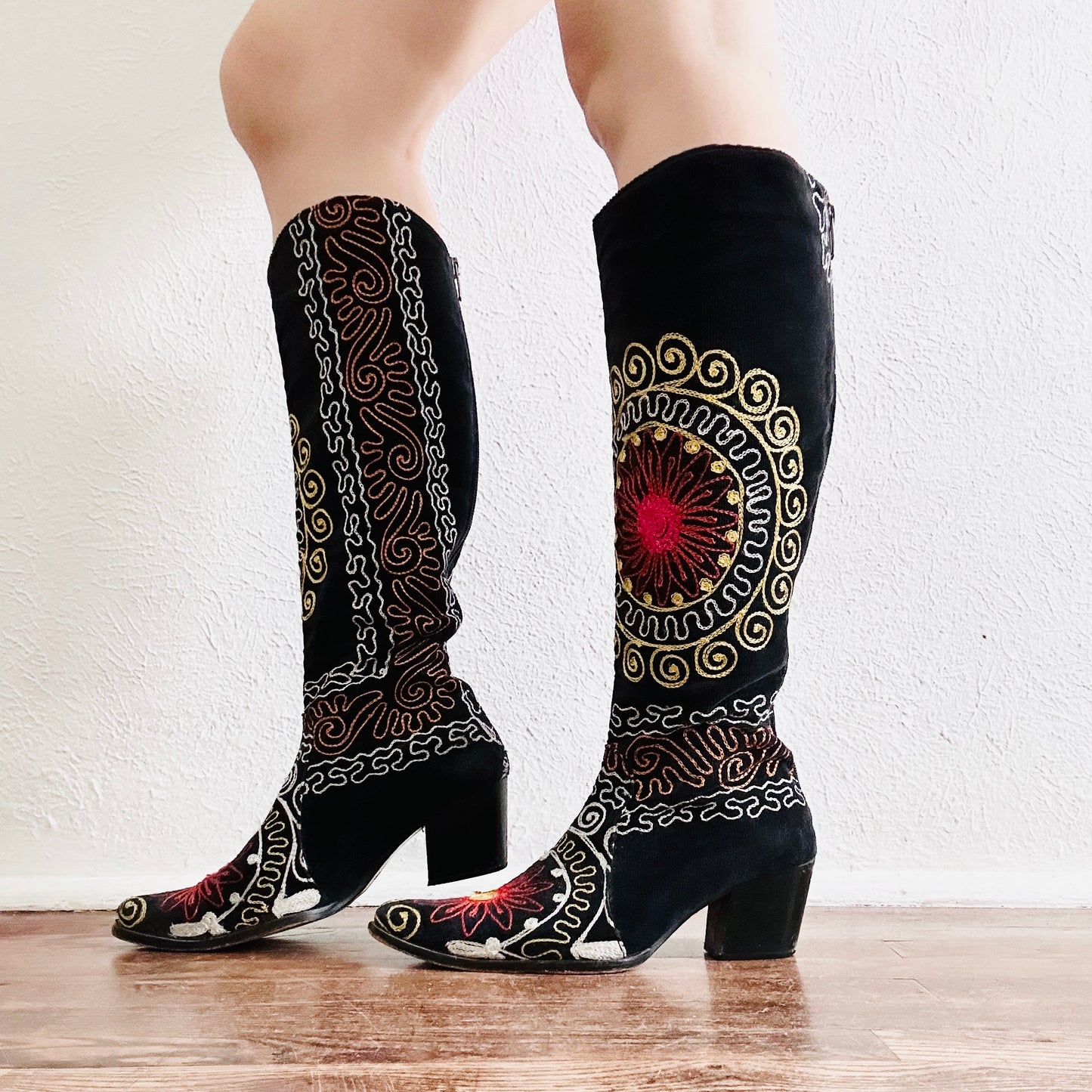 VINTAGE TURKISH BLACK EMBROIDERED BOOTS  // SIZE 8.5