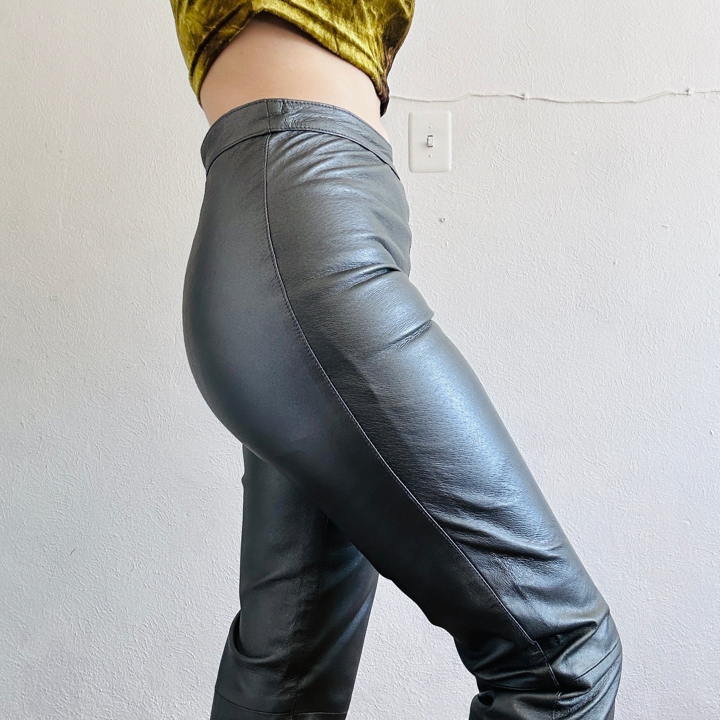 90'S VINTAGE SILVER SANTA FE LEATHER PANTS // WAIST SIZE 26