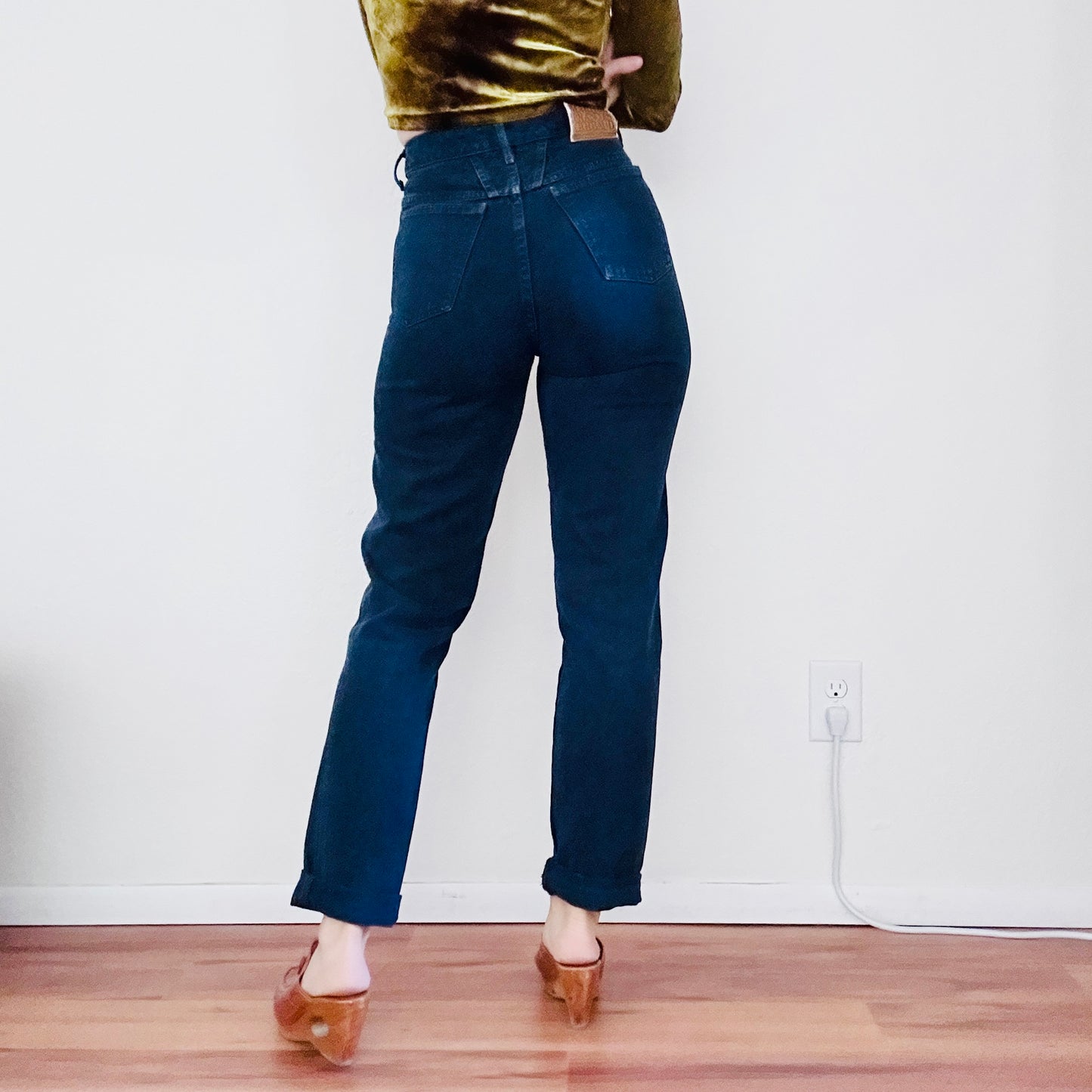 80'S VINTAGE GIRBAUD JEANS // WAIST SIZE 26