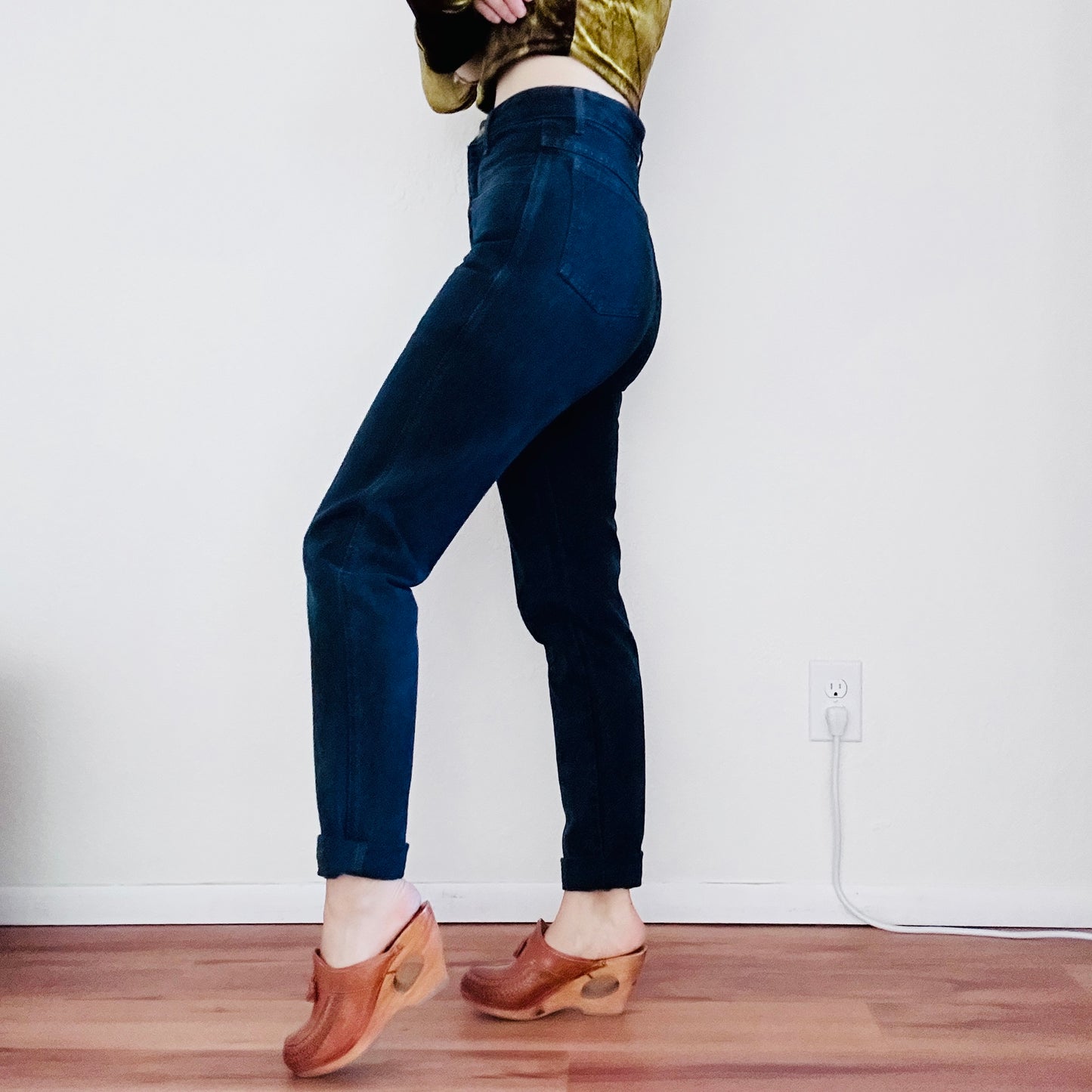 80'S VINTAGE GIRBAUD JEANS // WAIST SIZE 26