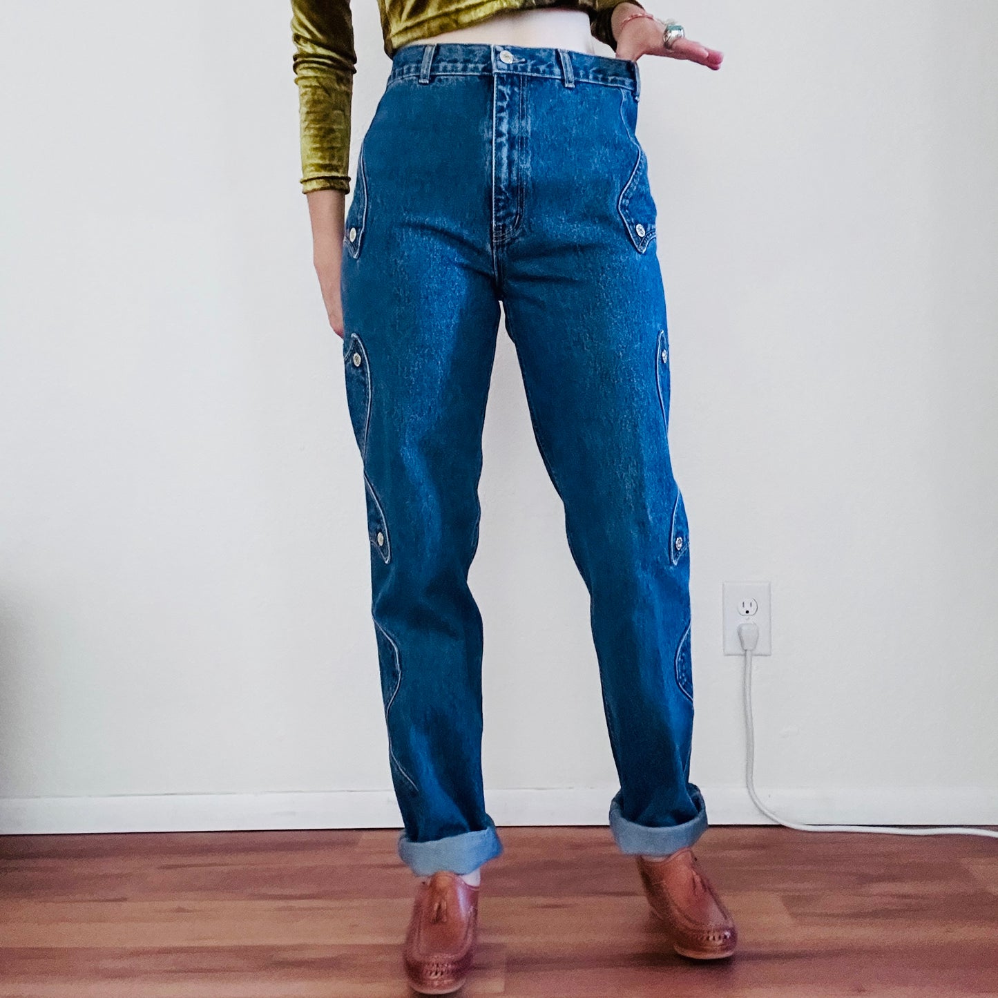 90’S VINTAGE LAWMAN STUDDED JEANS // WAIST SIZE 30