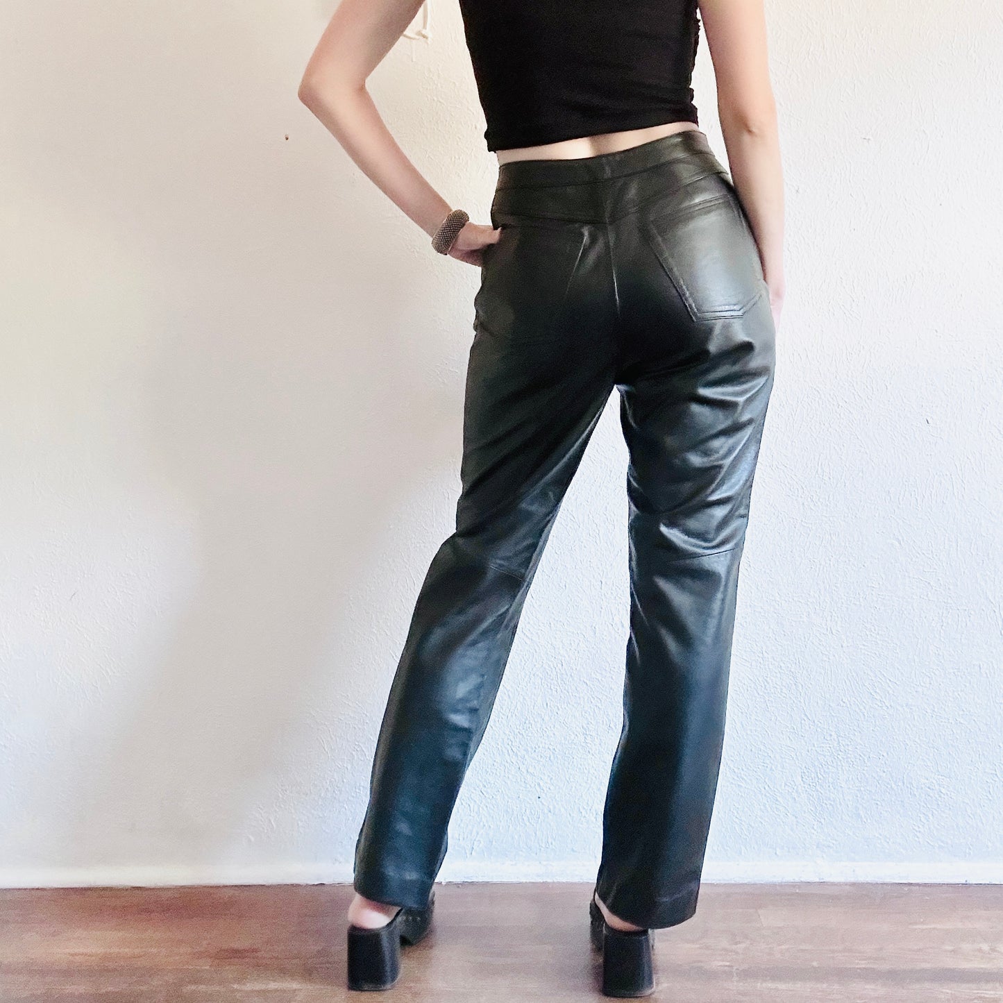 90'S VINTAGE BLACK LEATHER PANTS // WAIST SIZE 28