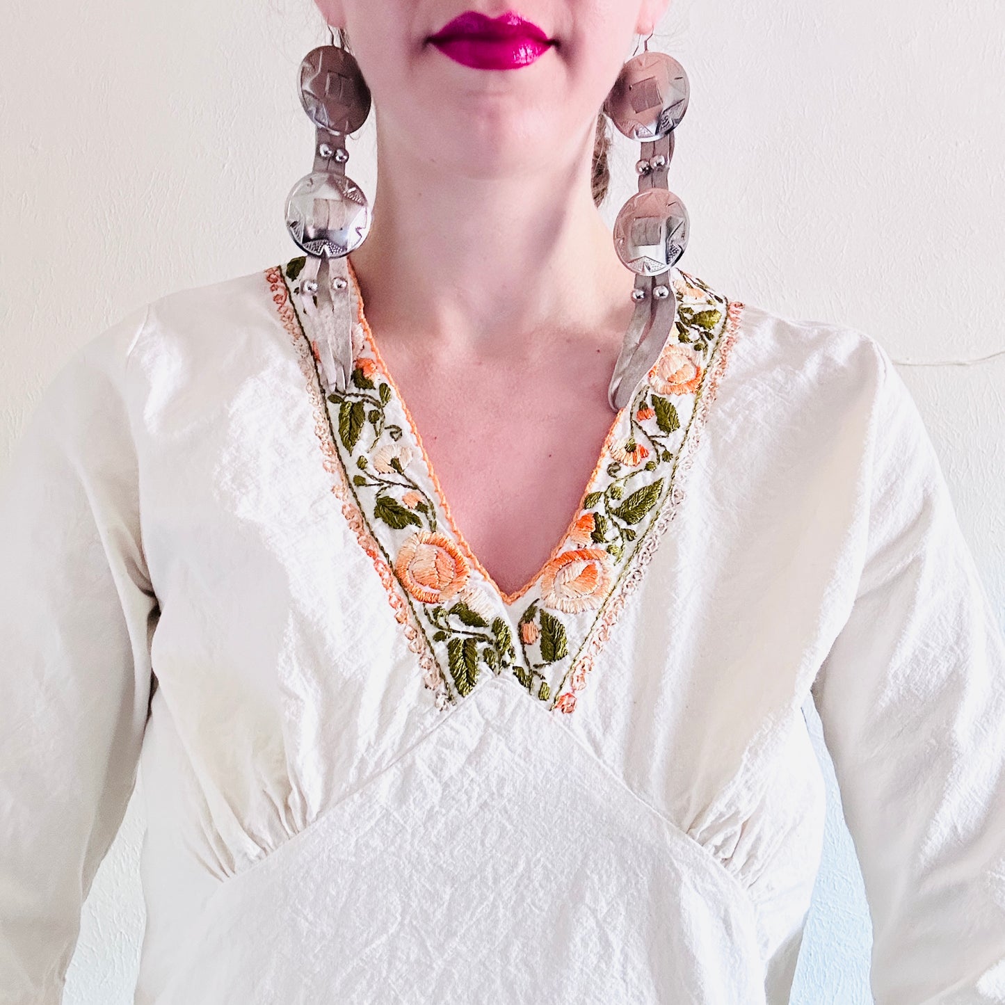 VINTAGE WHITE MEXICAN BLOUSE // SIZE SMALL